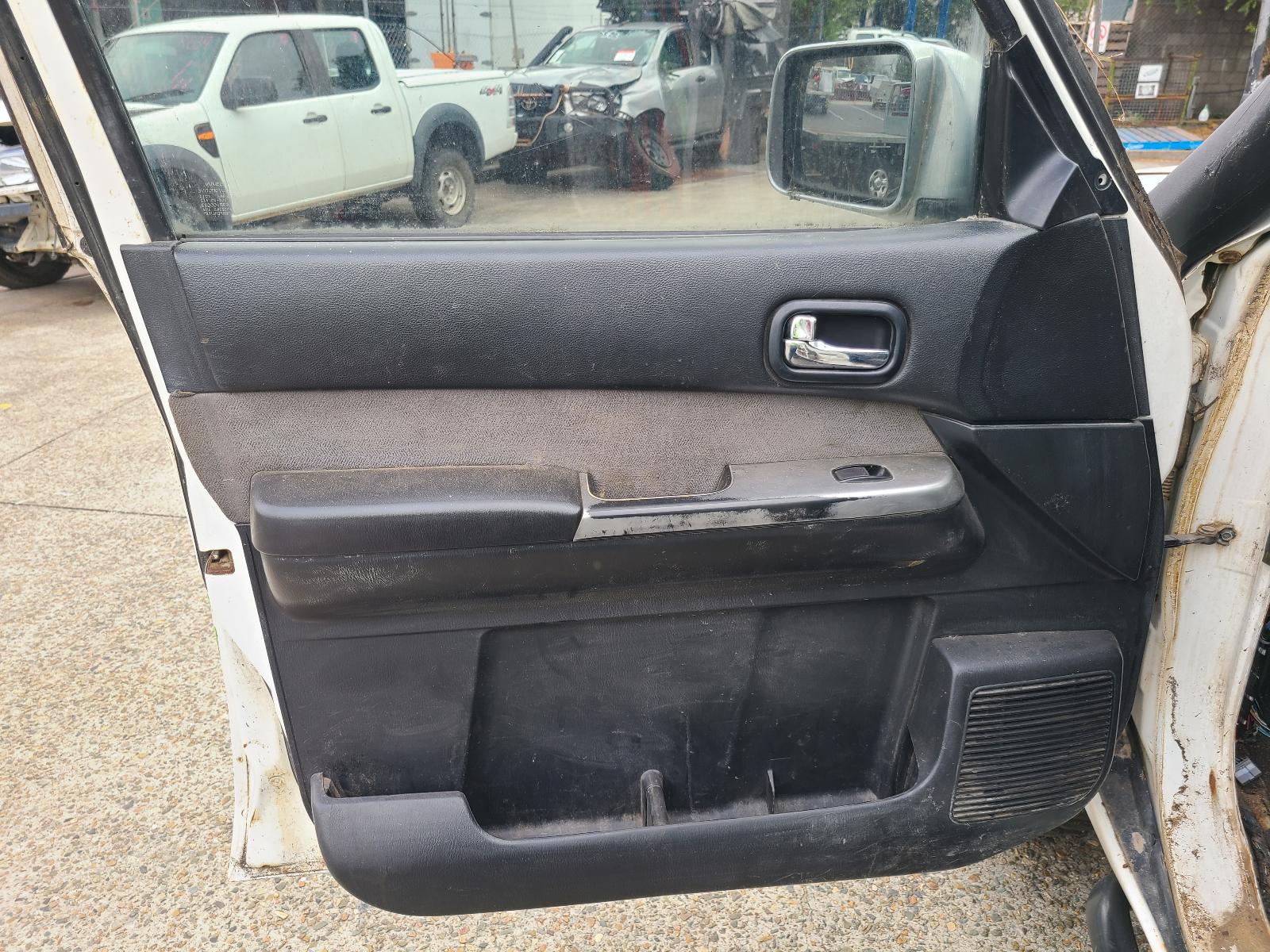 View Nissan Patrol 2010  