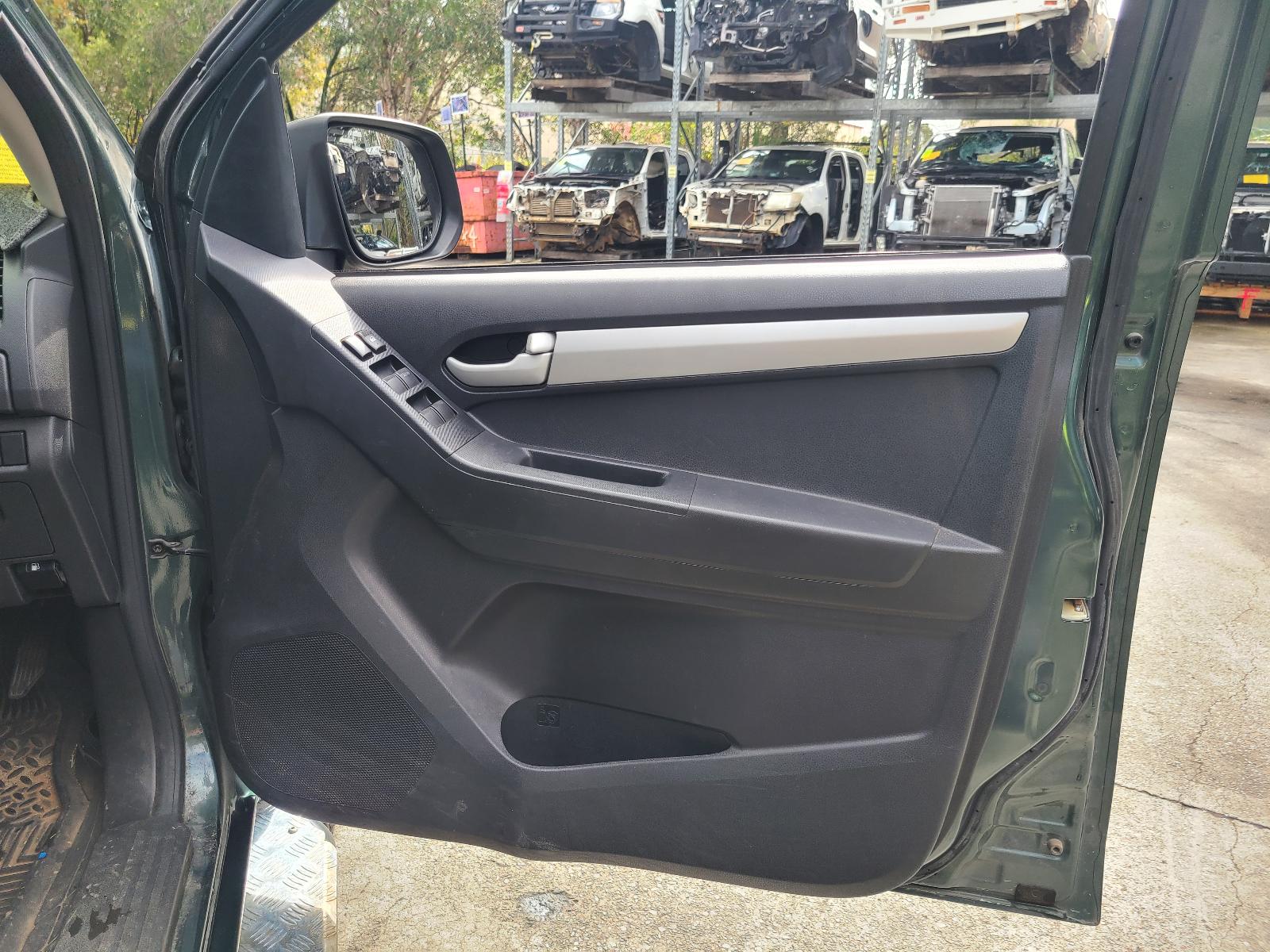 View Isuzu Dmax 2013 4 Door Utility