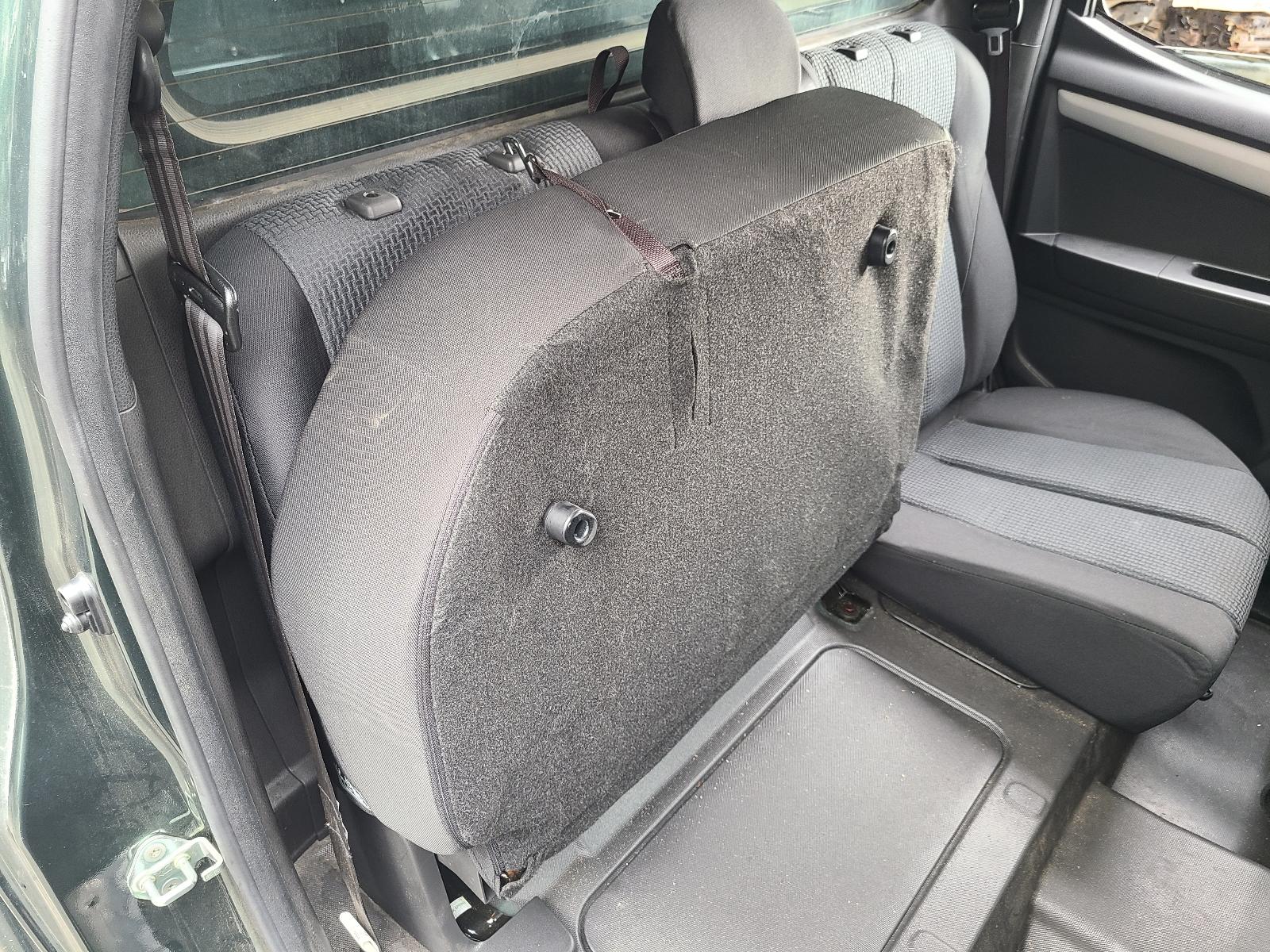 View Isuzu Dmax 2013 4 Door Utility