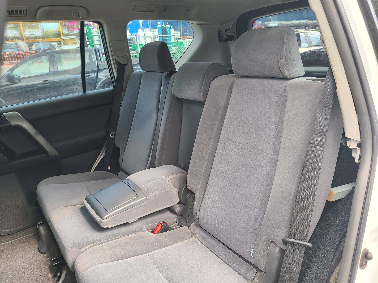 View Toyota Prado 2010  