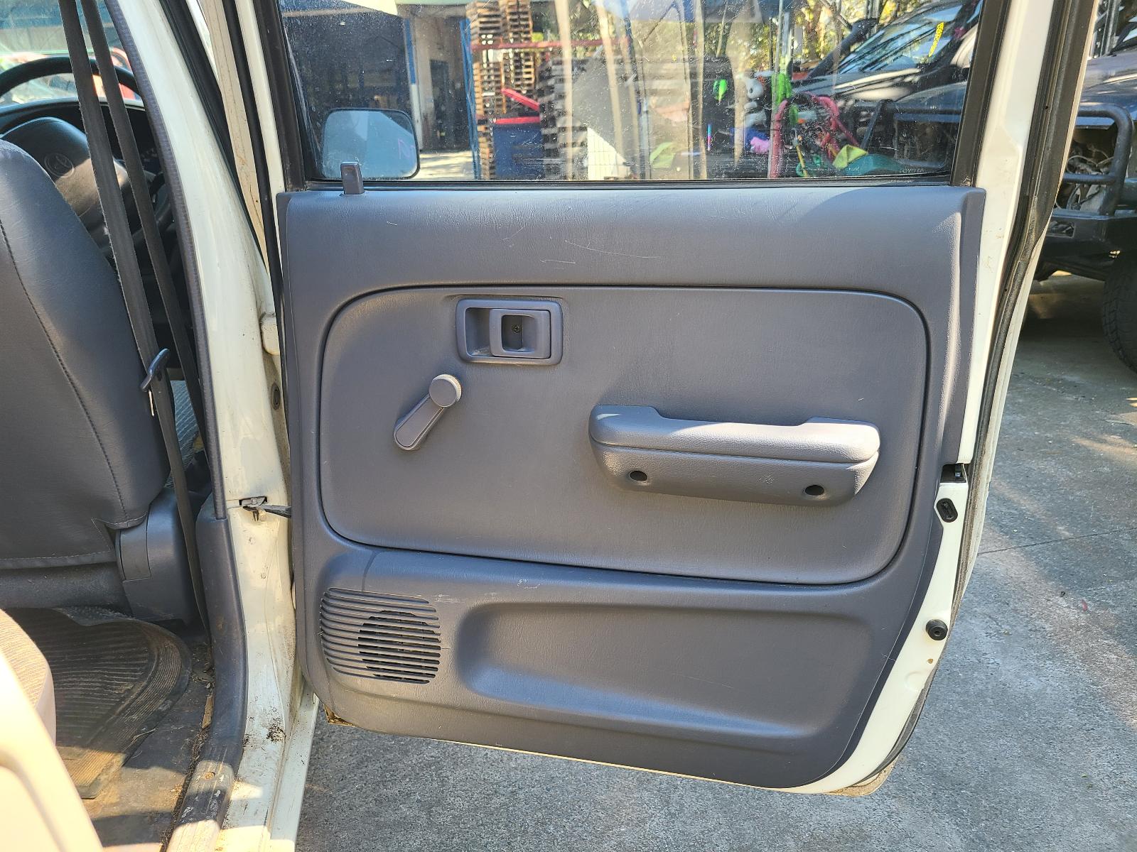 View Auto part Instrument Cluster Toyota Hilux 2000