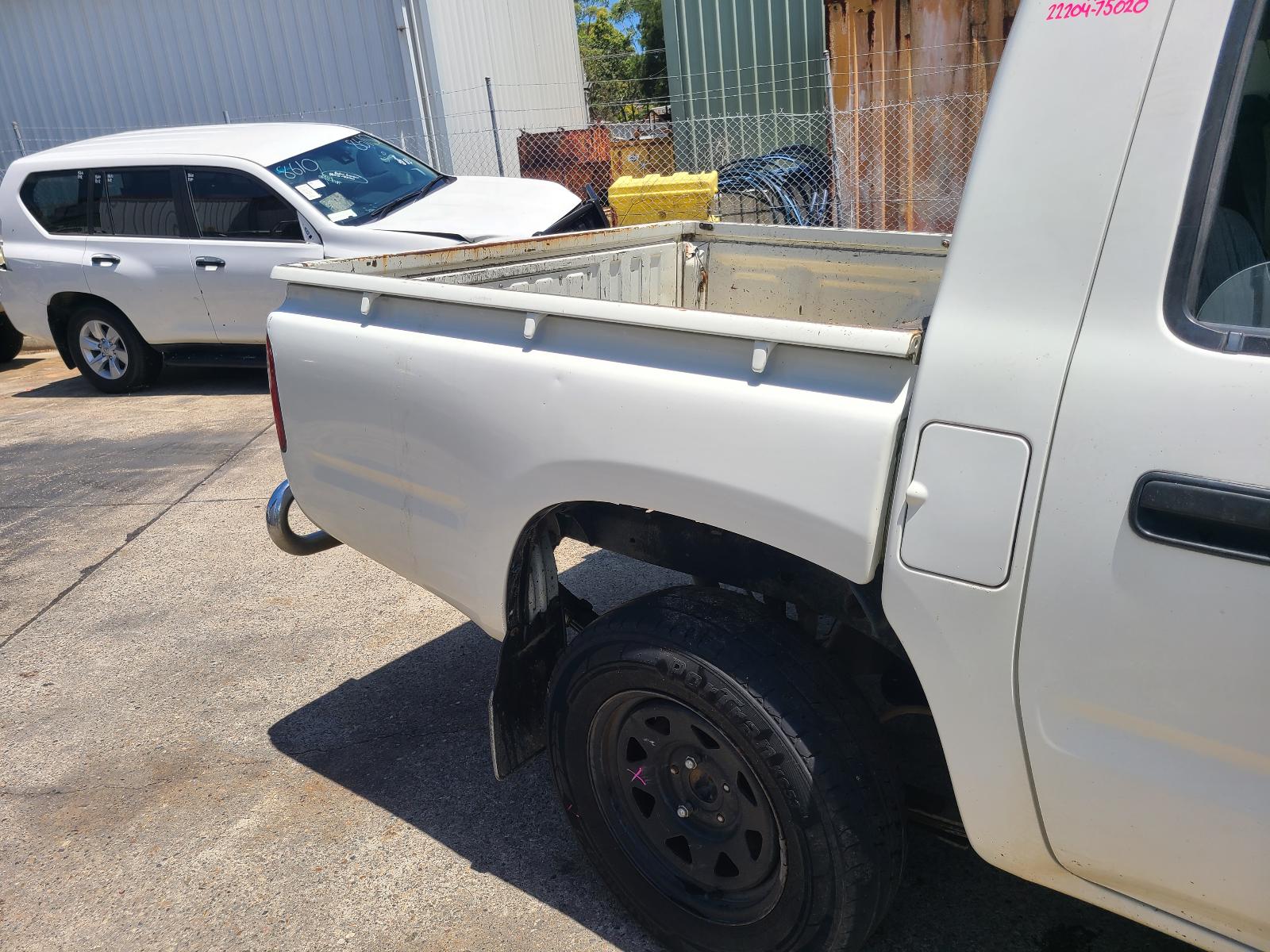 View Toyota Hilux 2000  