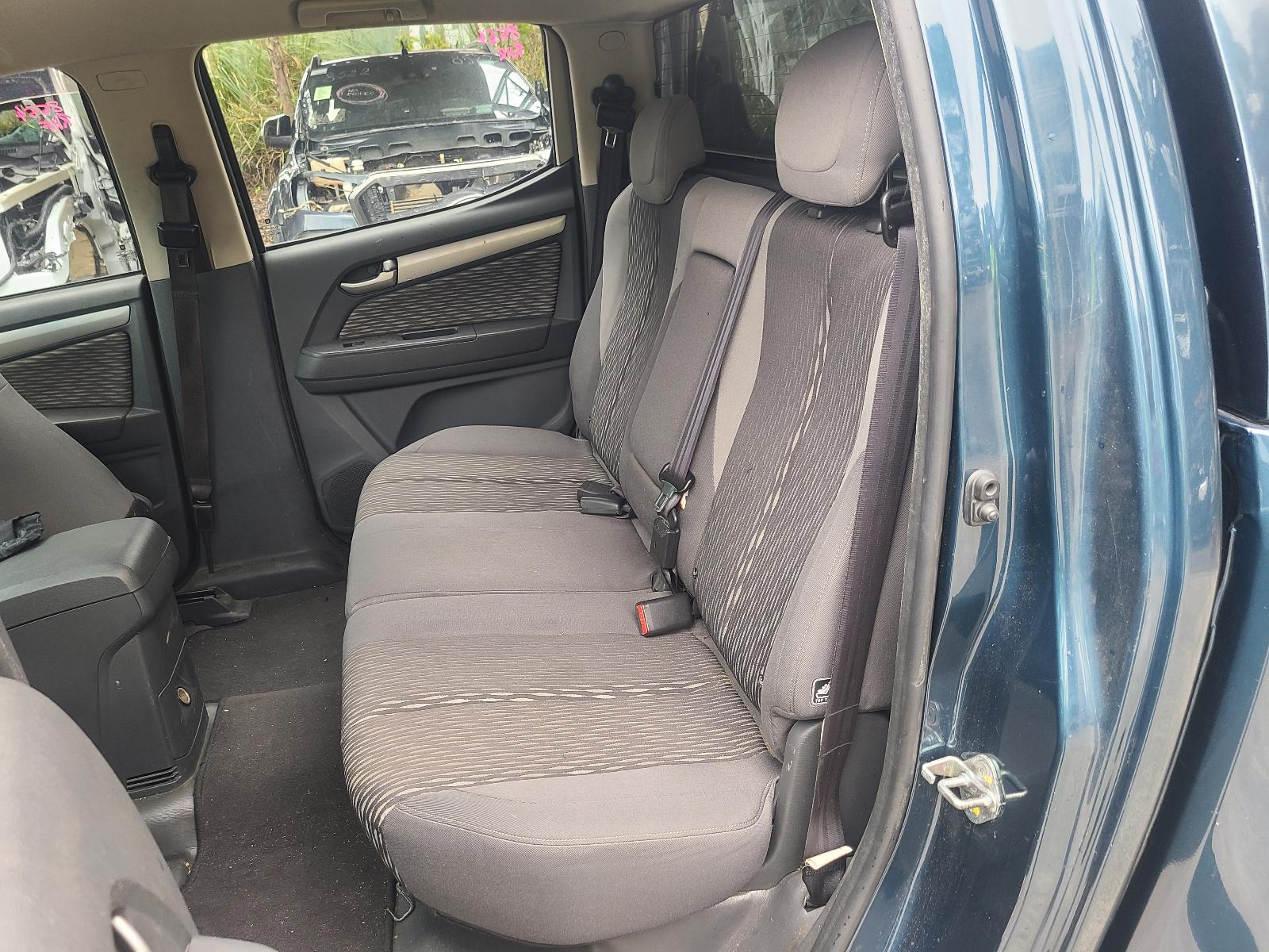 View Holden Colorado 2013  