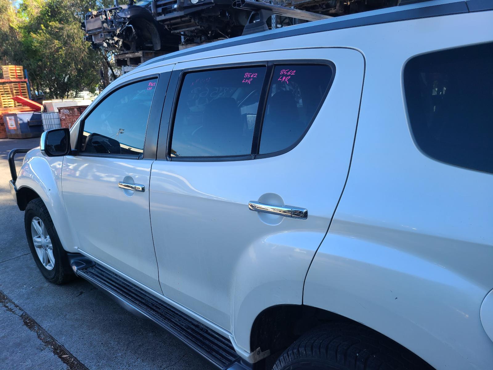 View Isuzu Mu-x 2014 4 Door Station Wagon