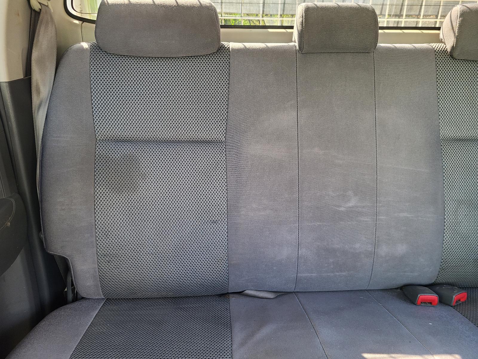 View Toyota Hilux 2013  