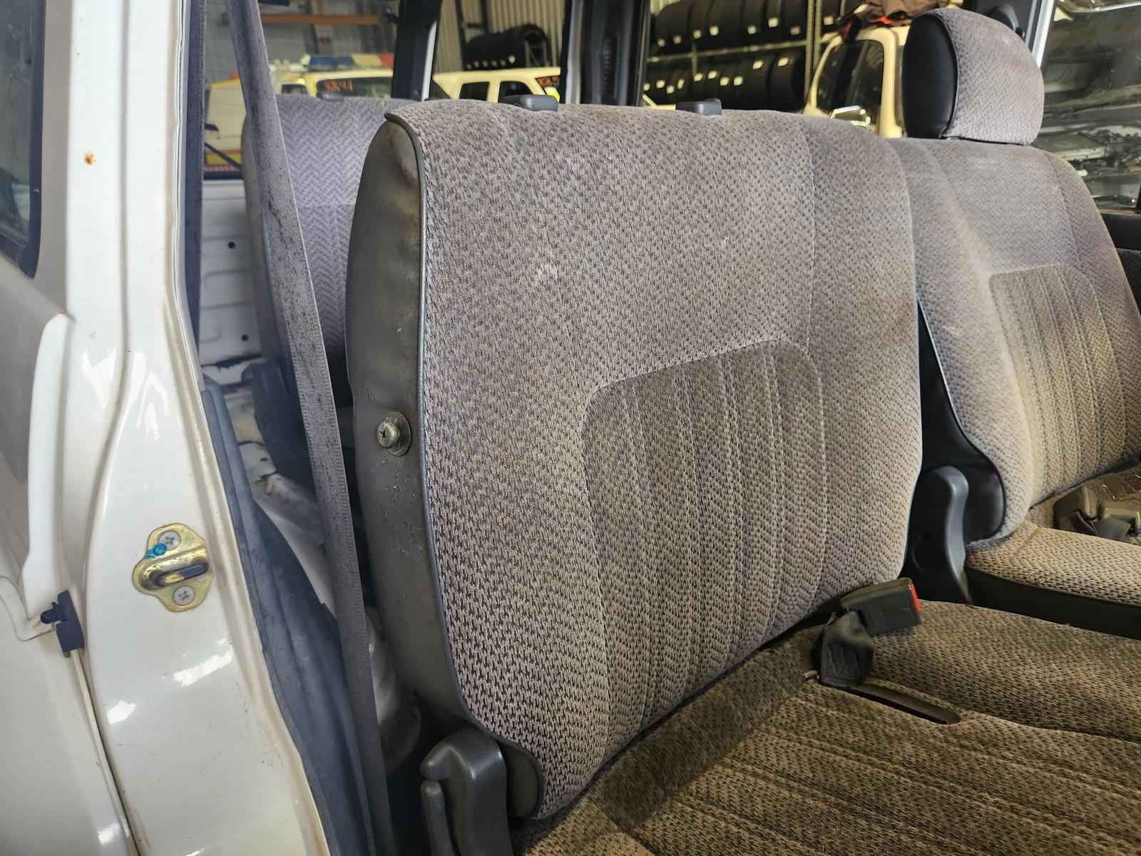 View Nissan Patrol 1995 4 Door Station Wagon