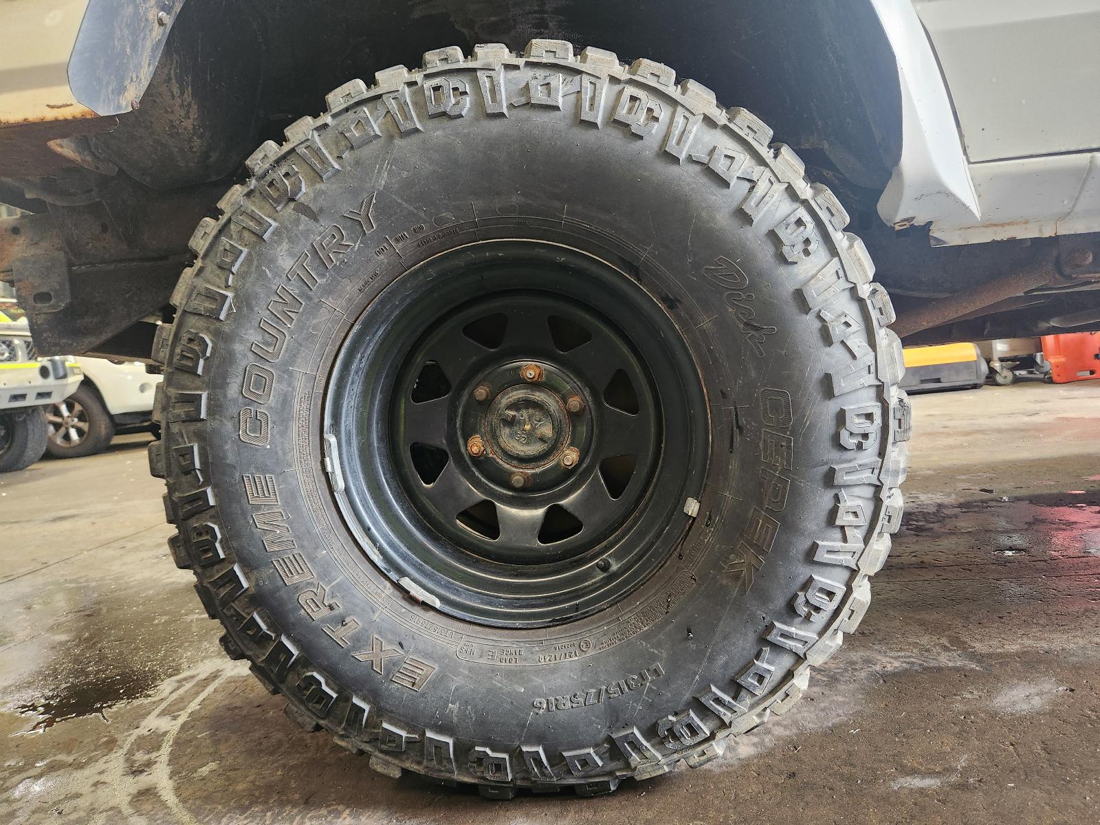 View Nissan Patrol 1995 4 Door Station Wagon
