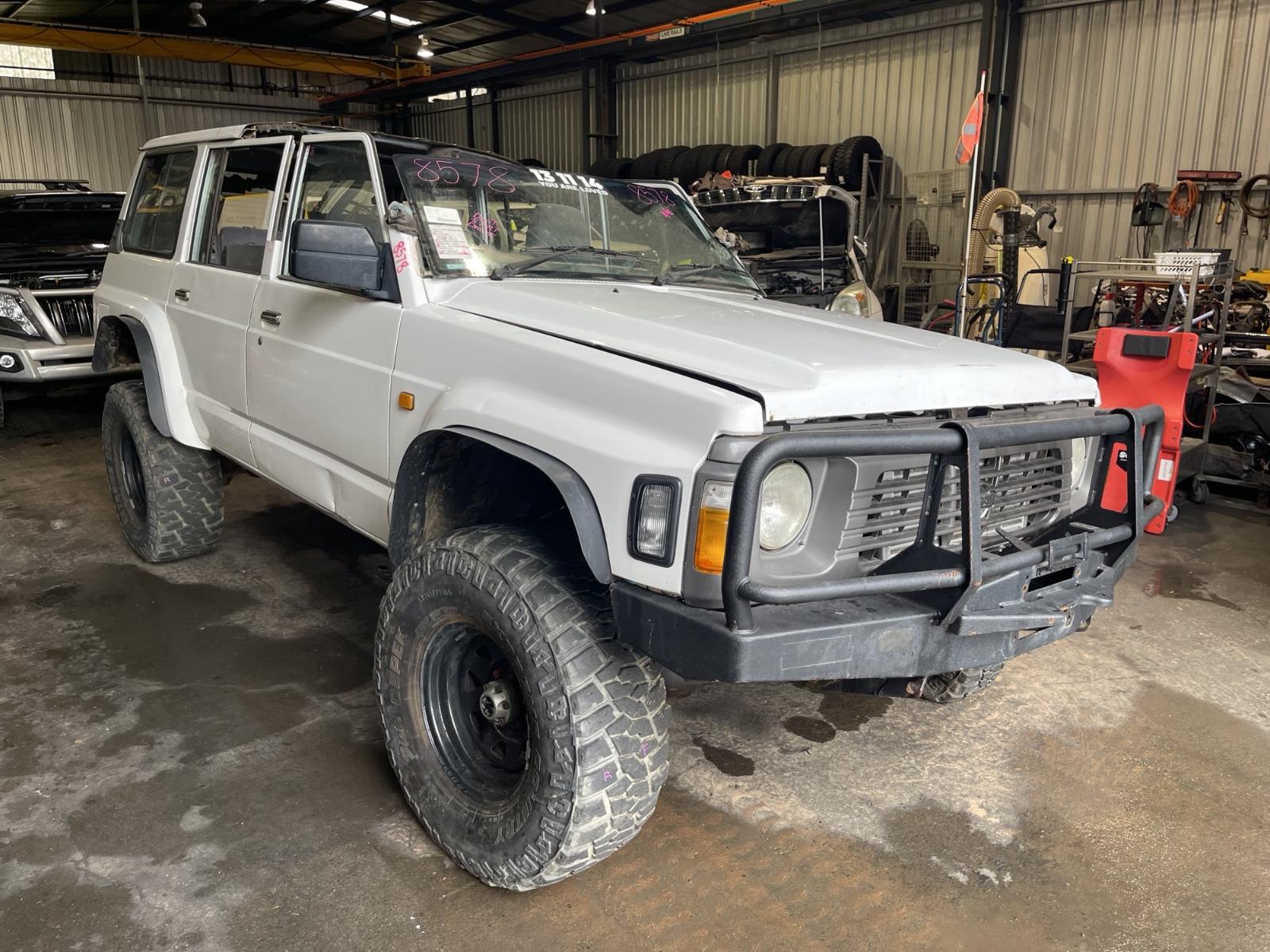 View Nissan Patrol 1995 4 Door Station Wagon