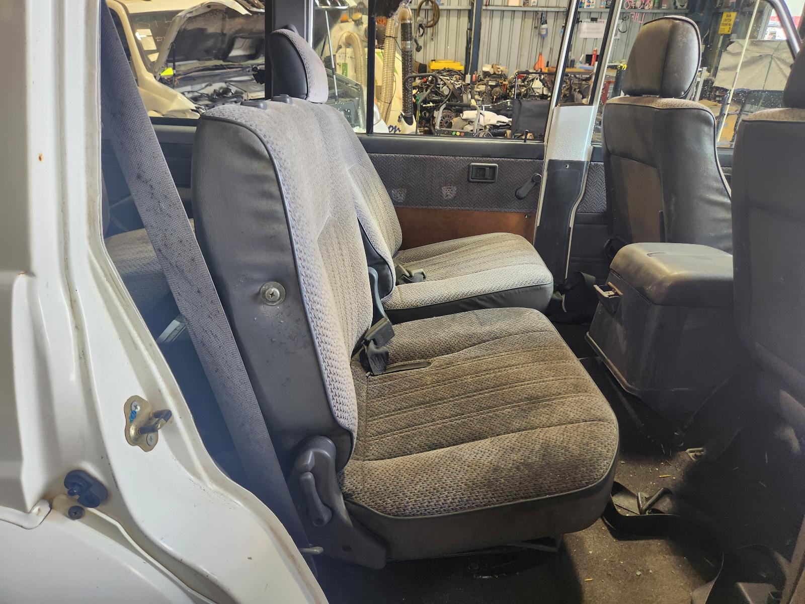 View Nissan Patrol 1995 4 Door Station Wagon