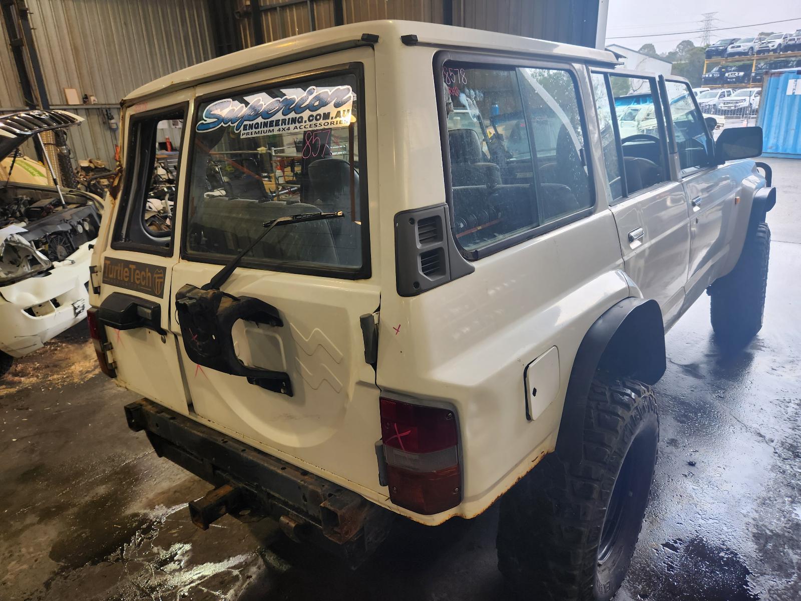 View Nissan Patrol 1995 4 Door Station Wagon