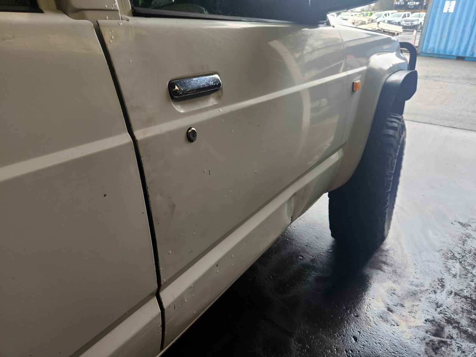 View Nissan Patrol 1995 4 Door Station Wagon