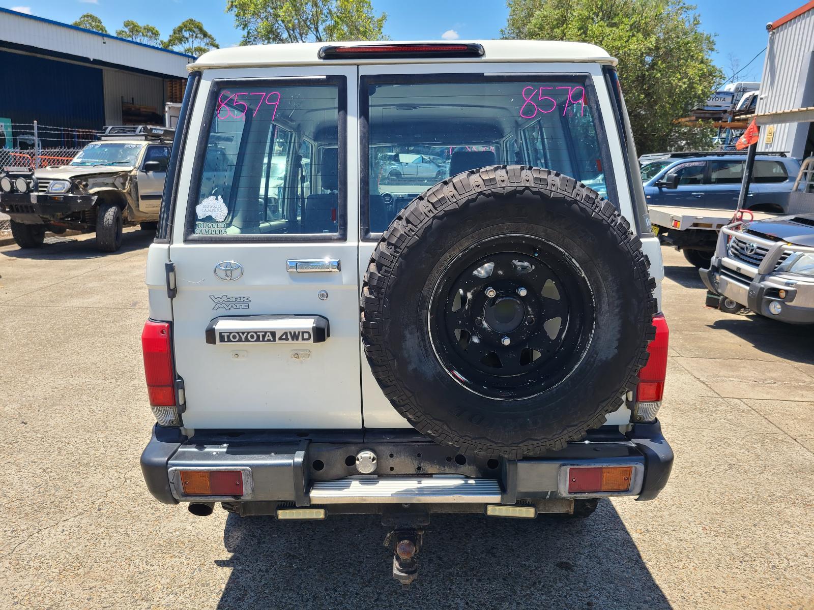 View Toyota Landcruiser 2011 4 Door Station Wagon