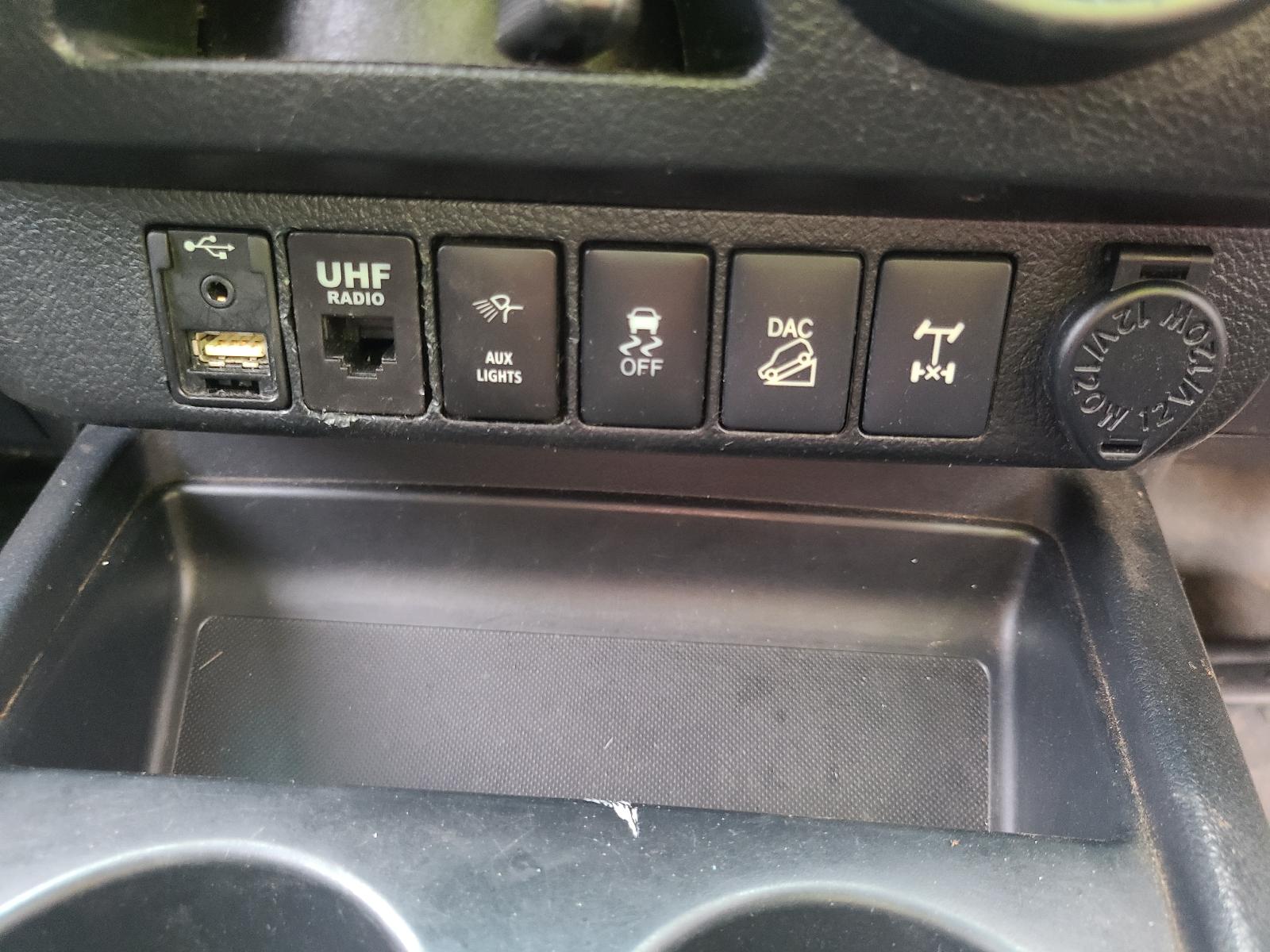 View Auto part Side Step/Skirt Toyota Hilux 2017