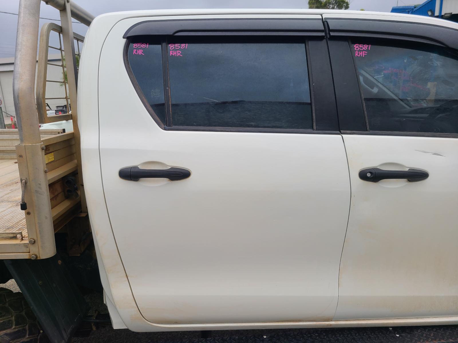 View Auto part Side Step/Skirt Toyota Hilux 2017