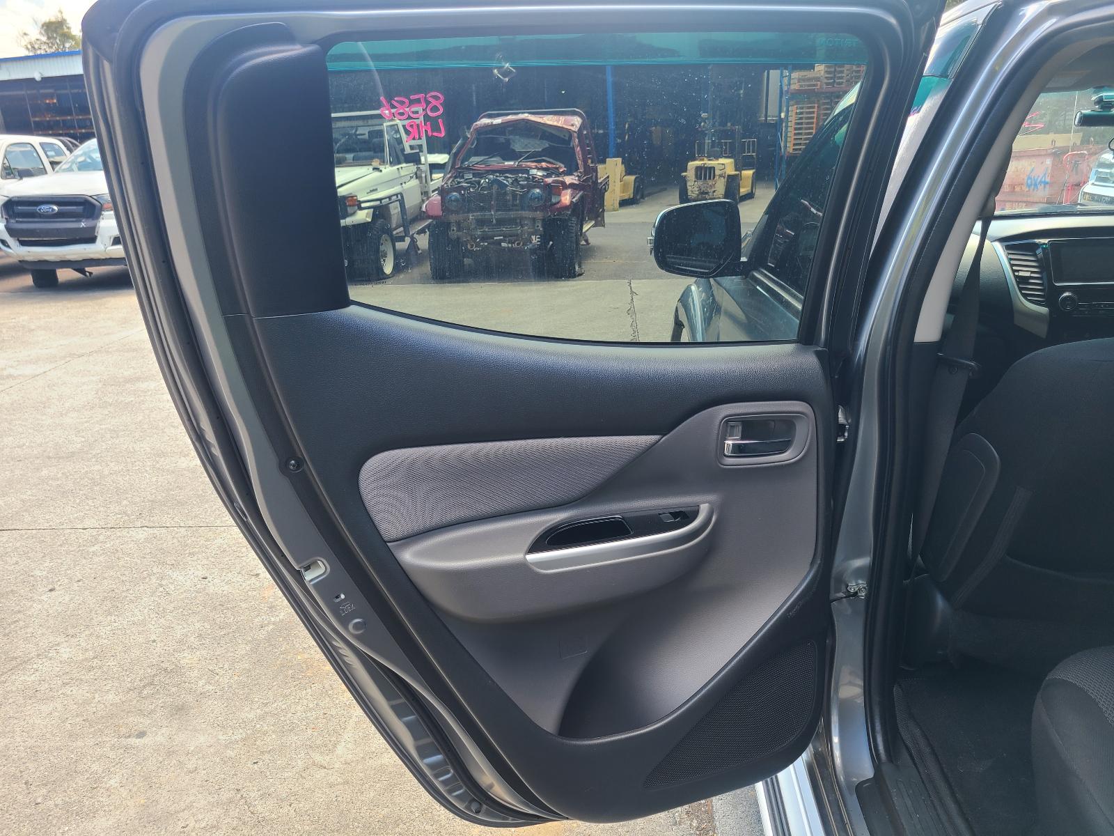 View Mitsubishi Triton 2017 4 Door Utility