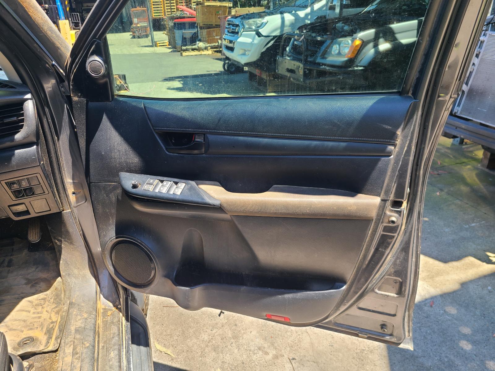 View Auto part Front Seat Toyota Hilux 2017