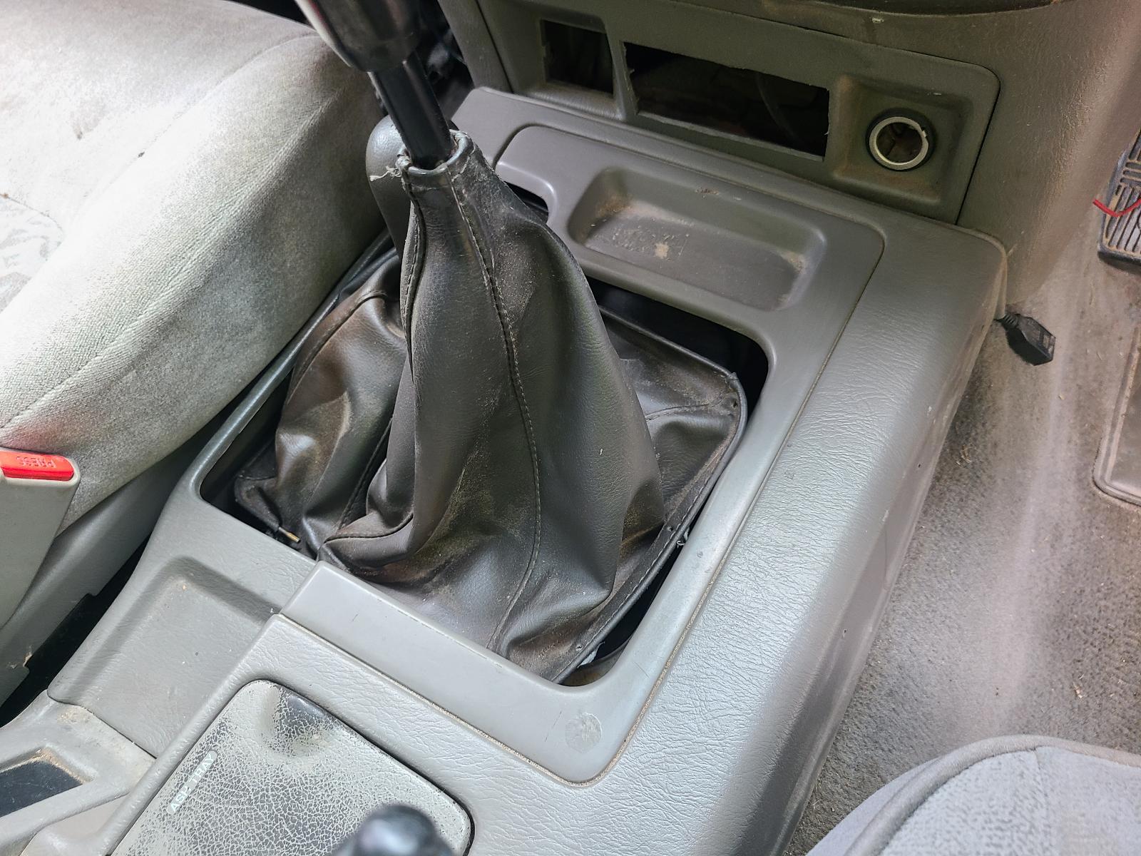 View Auto part 2nd Seat (Rear Seat) Nissan Patrol 1999