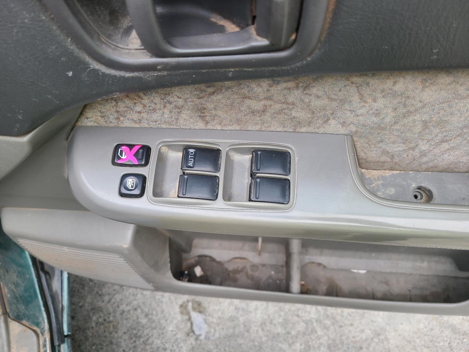 View Auto part 2nd Seat (Rear Seat) Nissan Patrol 1999