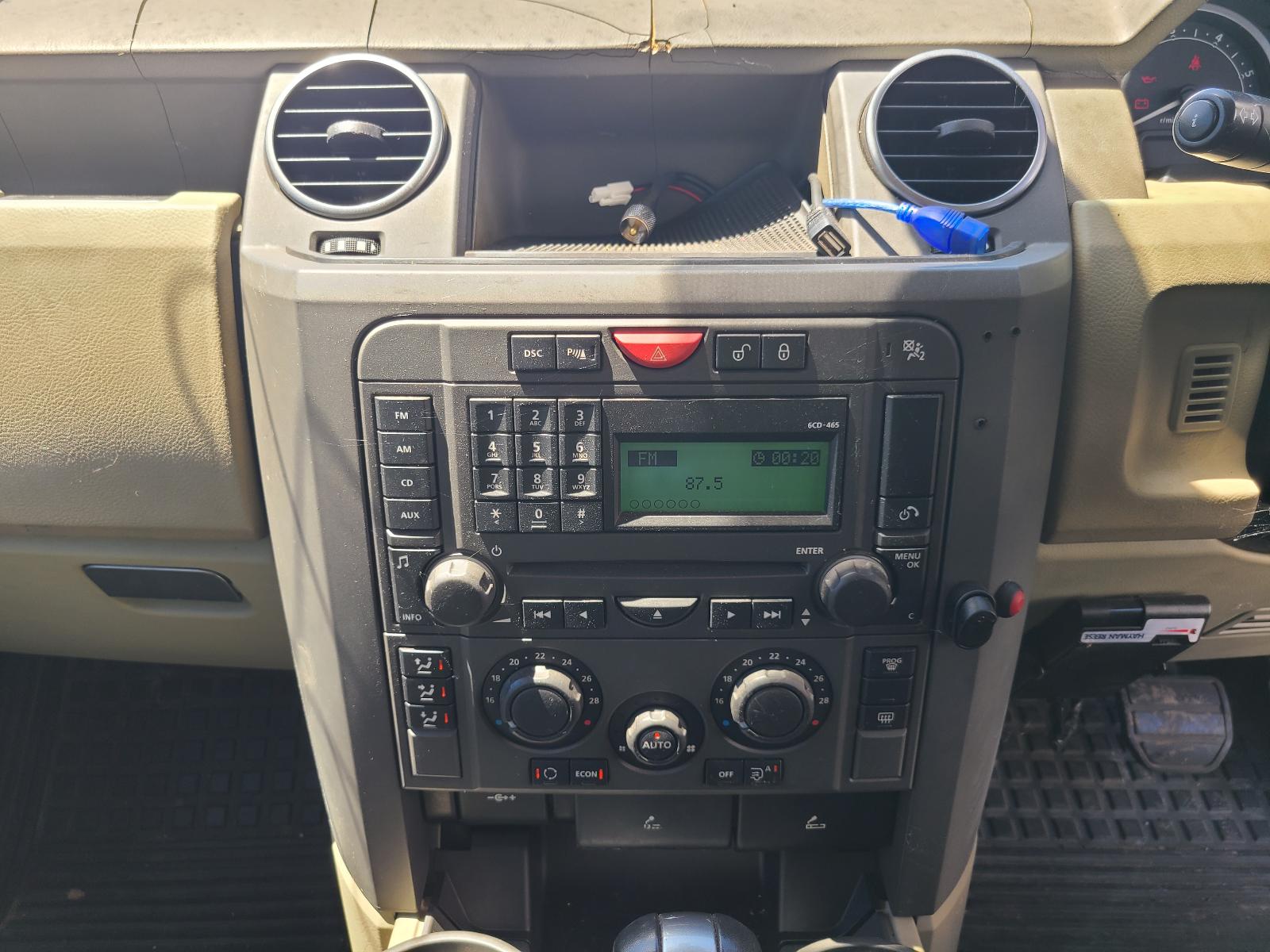 View Land Rover Discovery 2005  