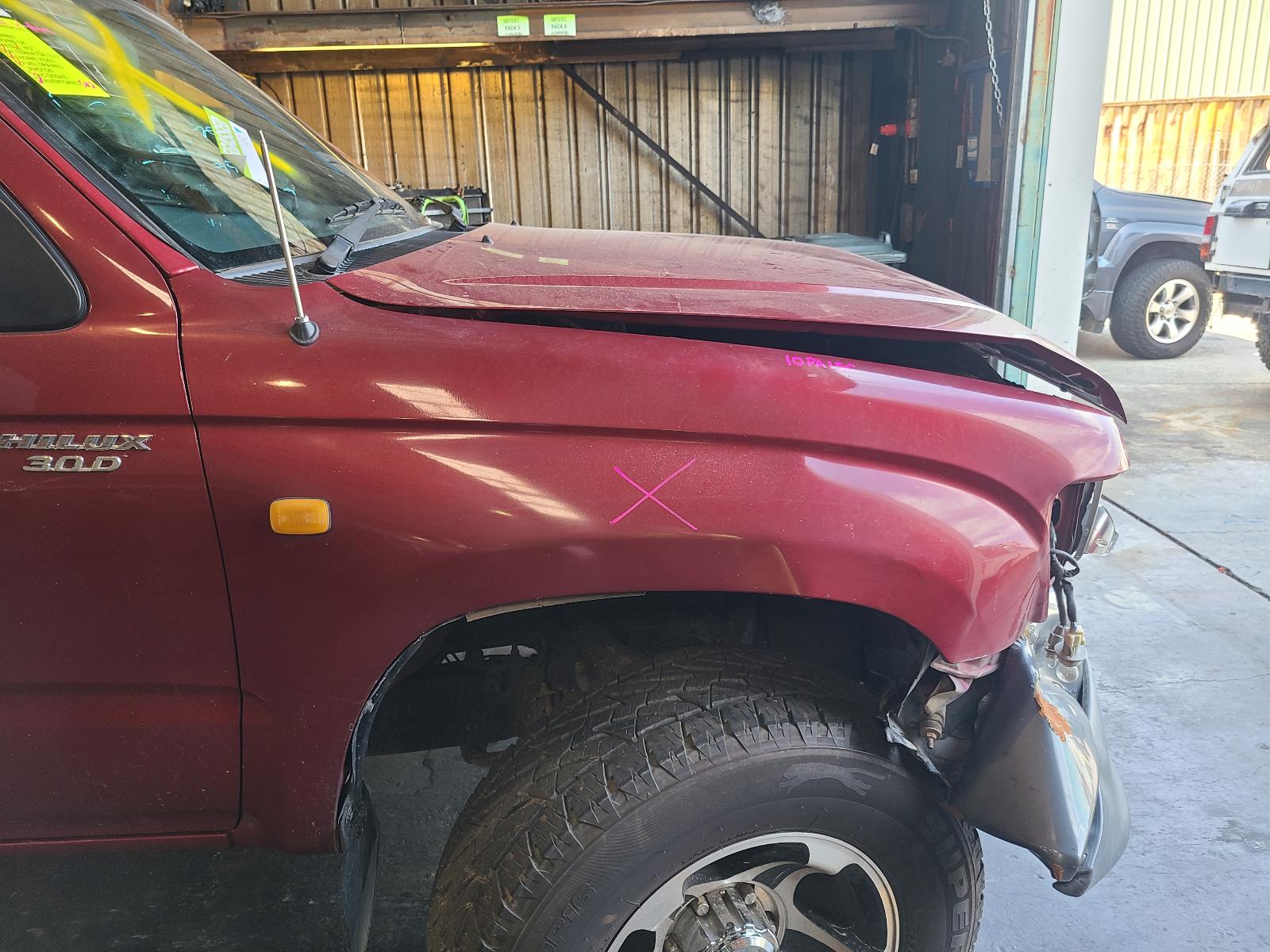 View Toyota Hilux 2001  