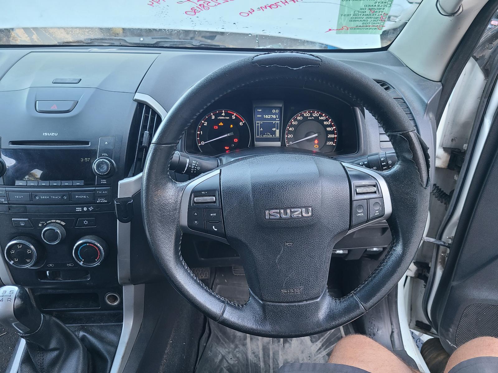 View Isuzu Dmax 2014  