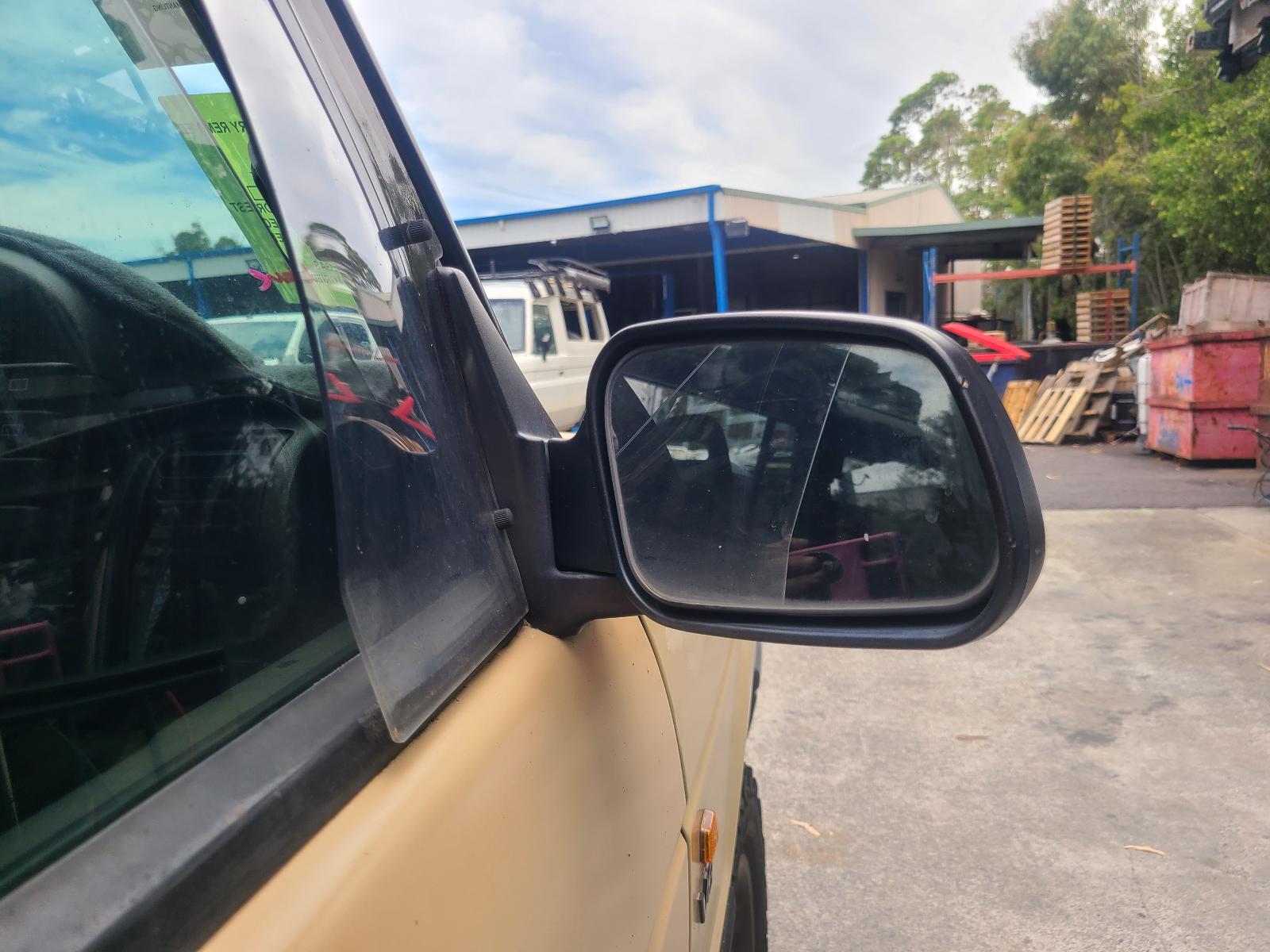 View Land Rover Discovery 1999  