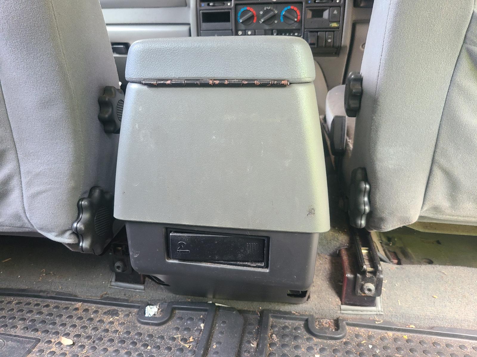 View Land Rover Discovery 1999  