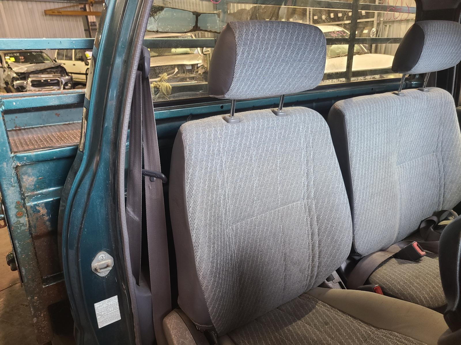 View Toyota Hilux 1999  