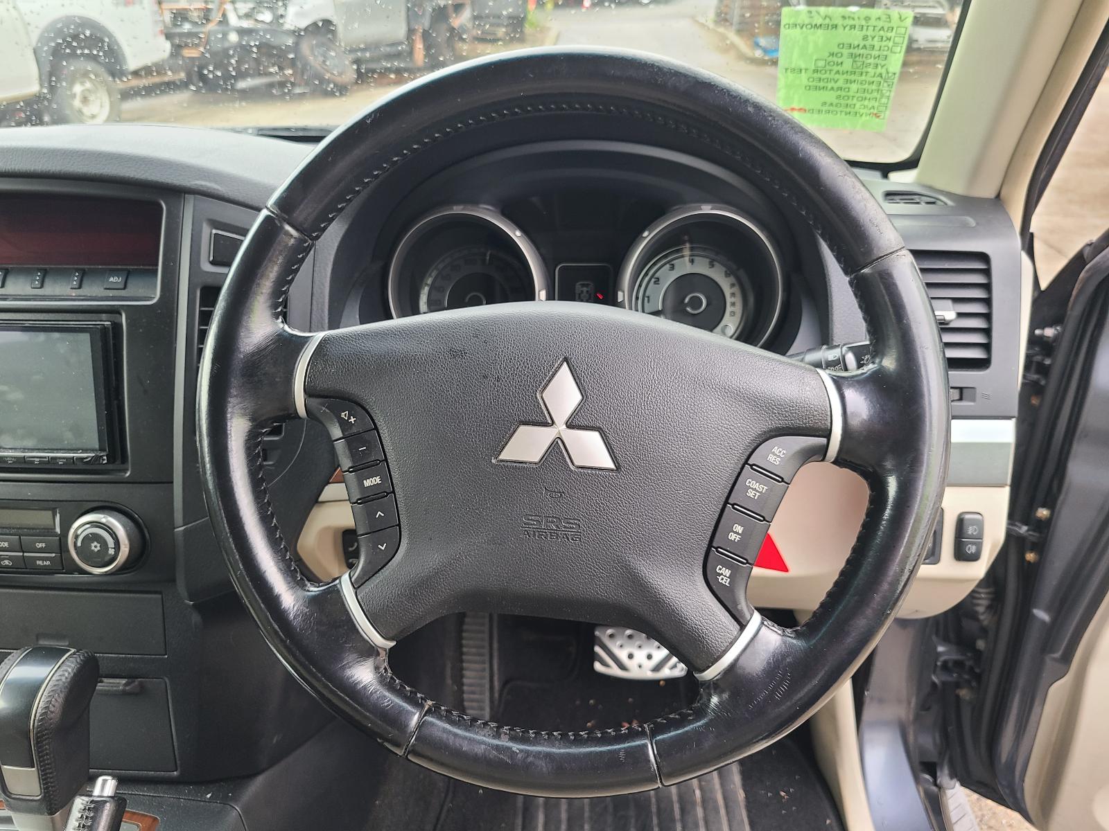View Auto part Front Seat Mitsubishi Pajero 2006