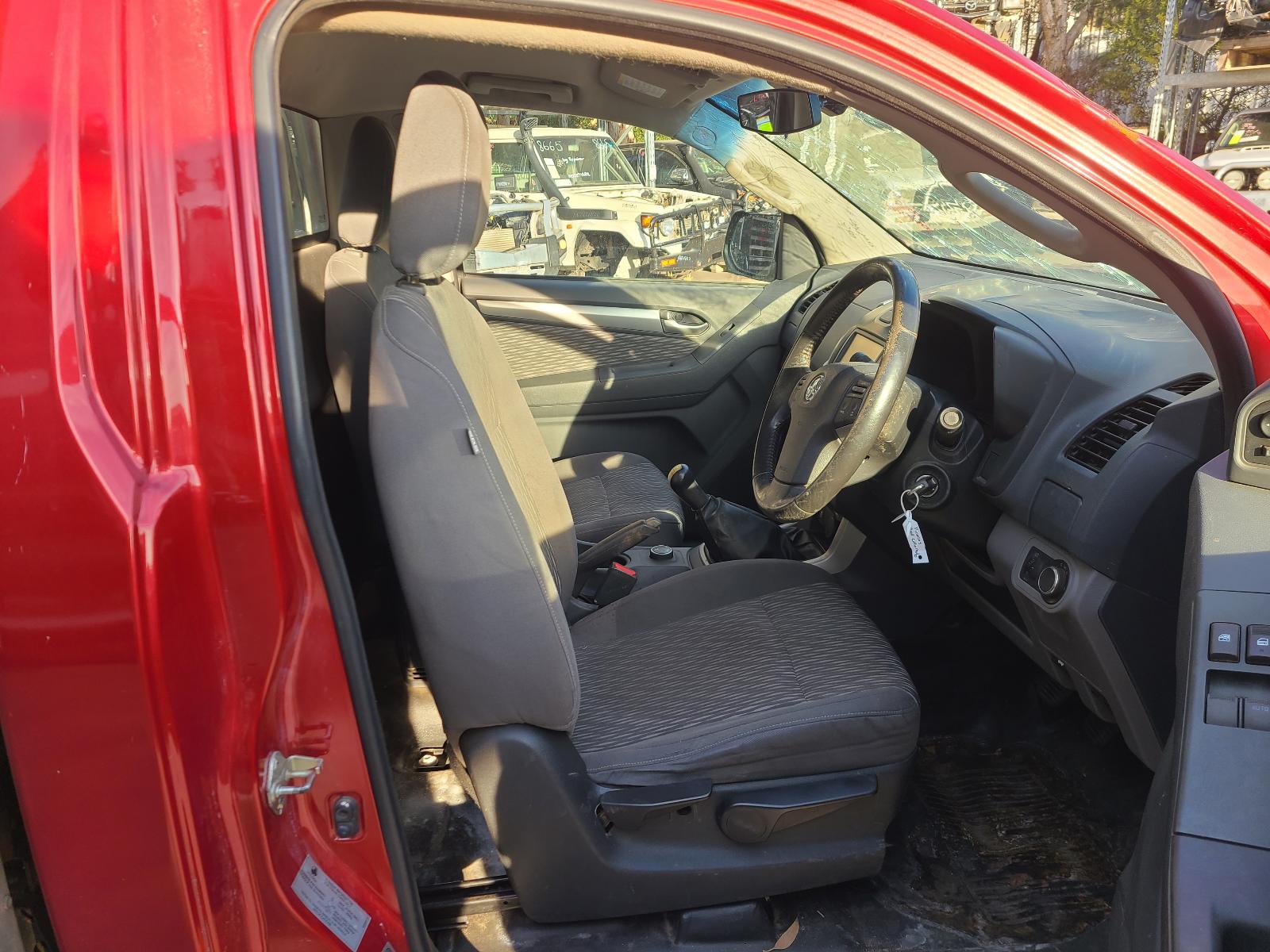 View Holden Colorado 2015 2 Door Utility