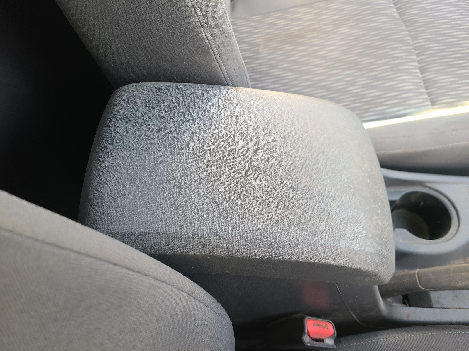 View Holden Colorado 2015 2 Door Utility