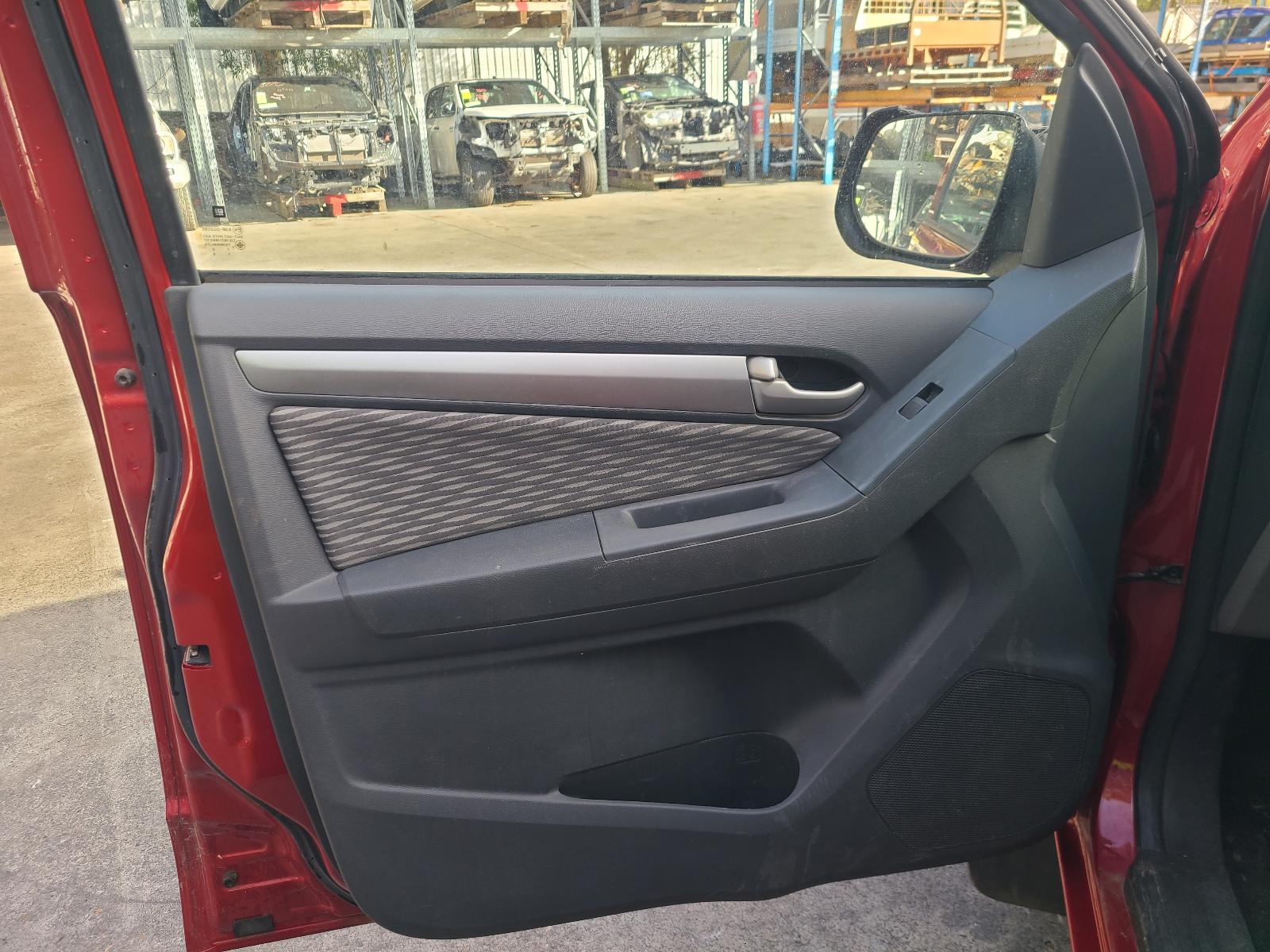 View Holden Colorado 2015 2 Door Utility
