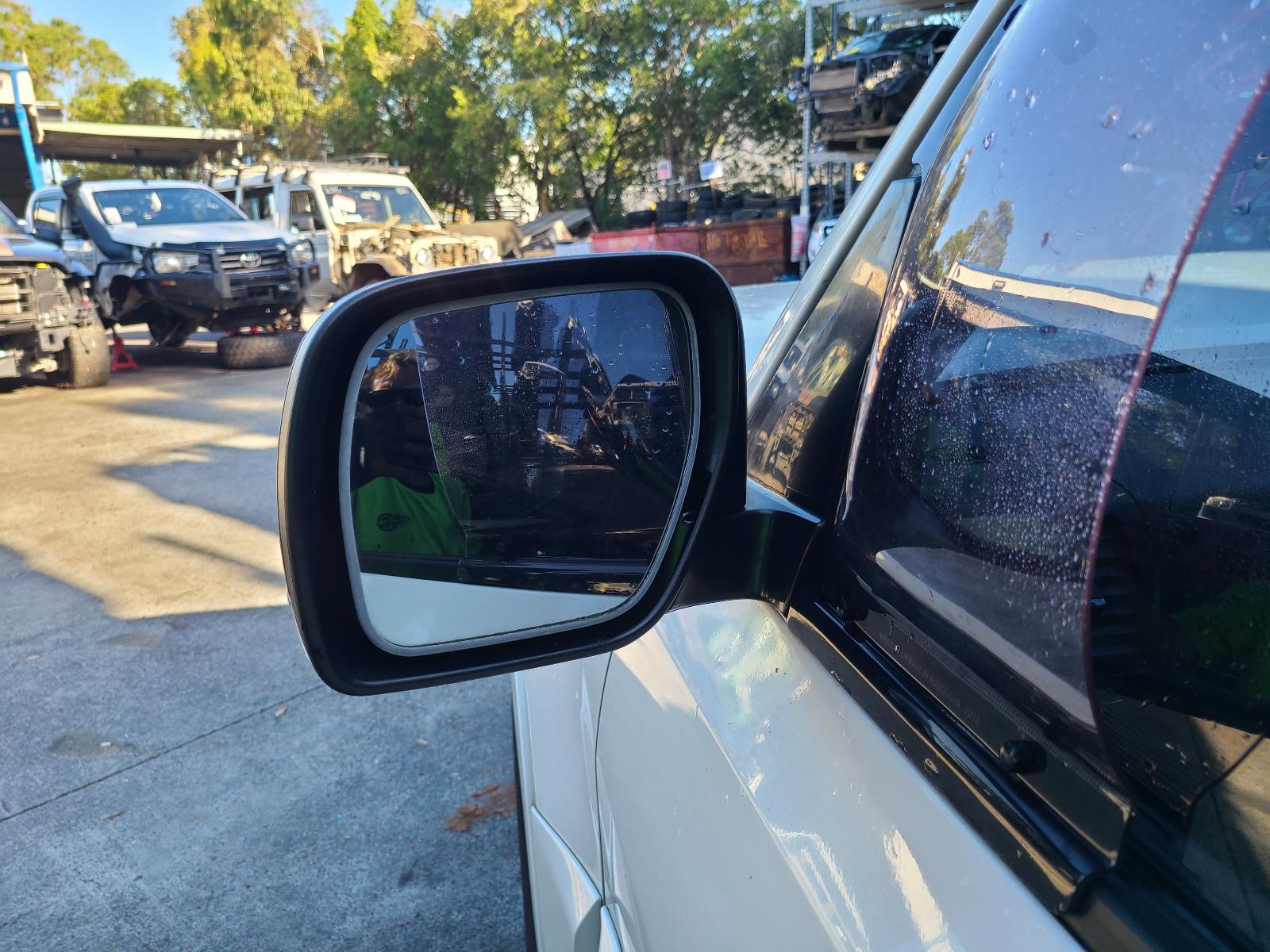 View Mitsubishi Pajero 2012 4 Door Station Wagon