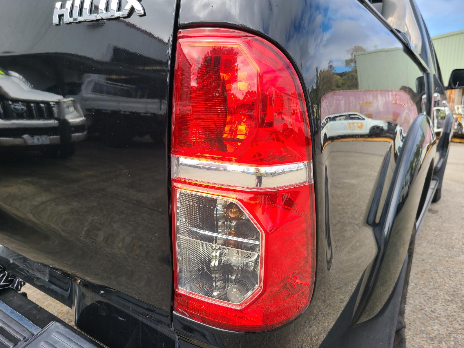 View Toyota Hilux 2013  