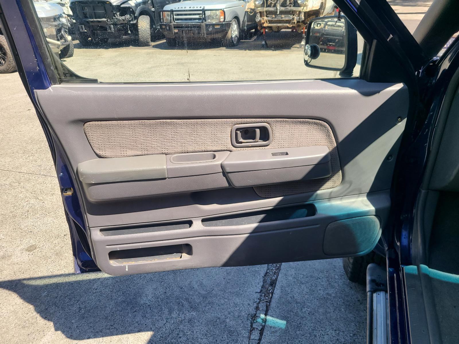 View Nissan Navara 2002 4 Door Utility