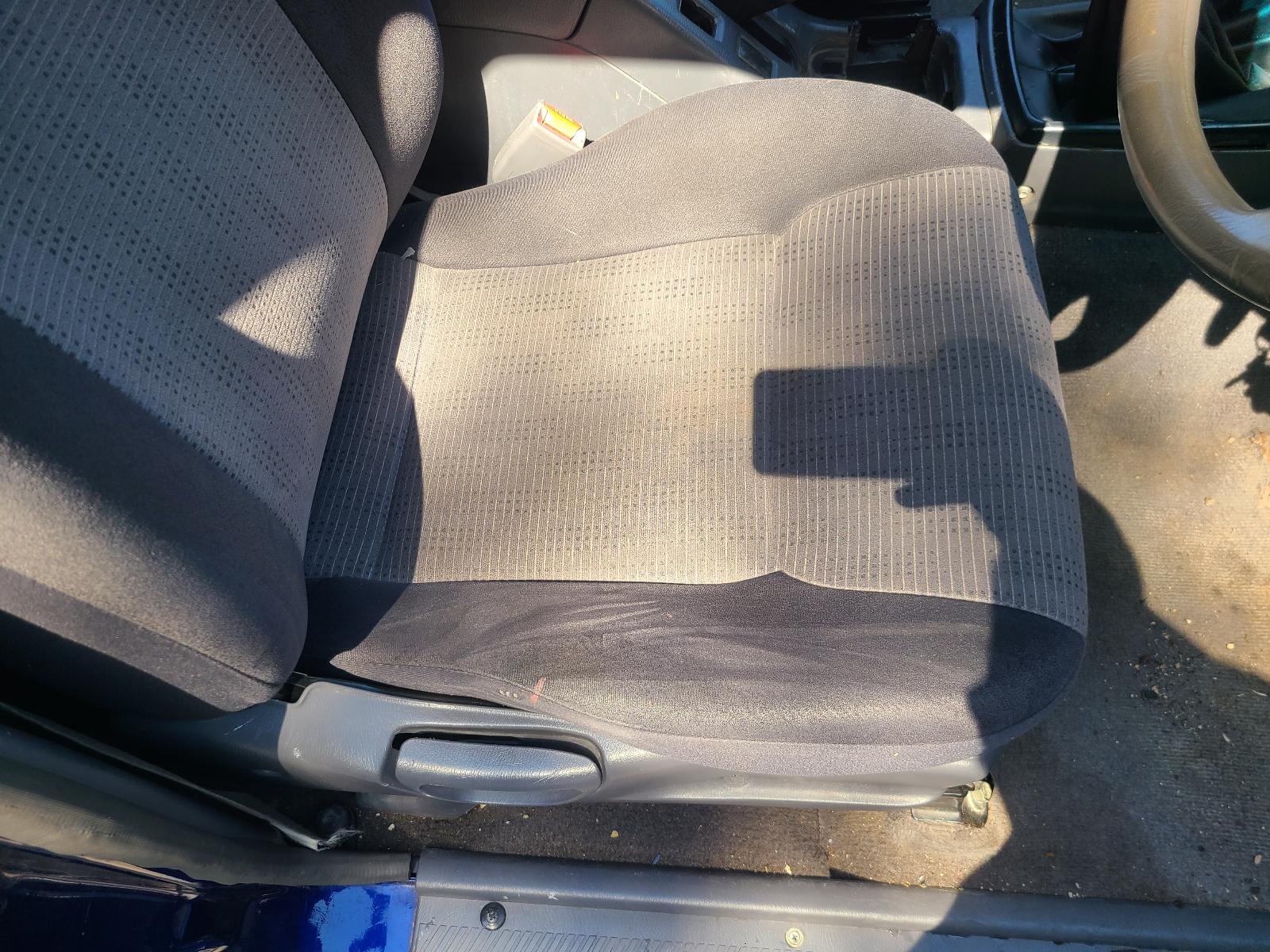 View Nissan Navara 2002 4 Door Utility