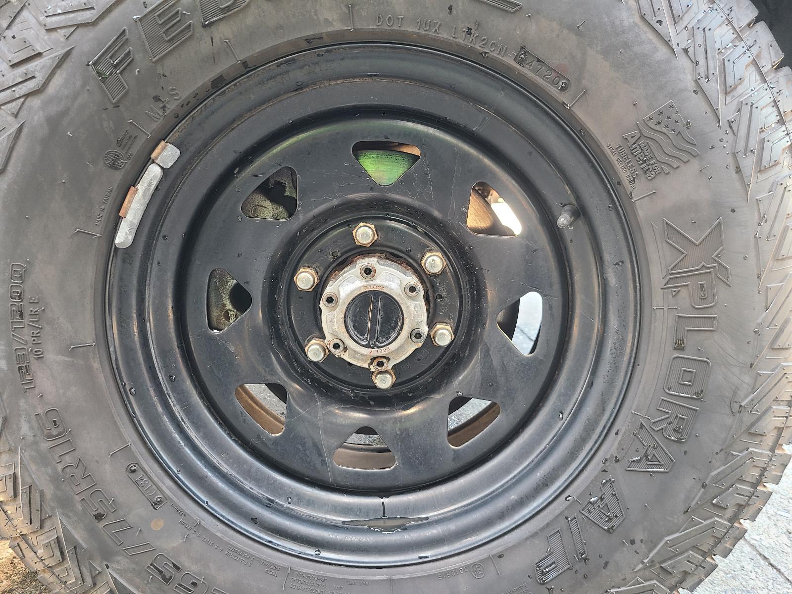 View Nissan Navara 2002 4 Door Utility