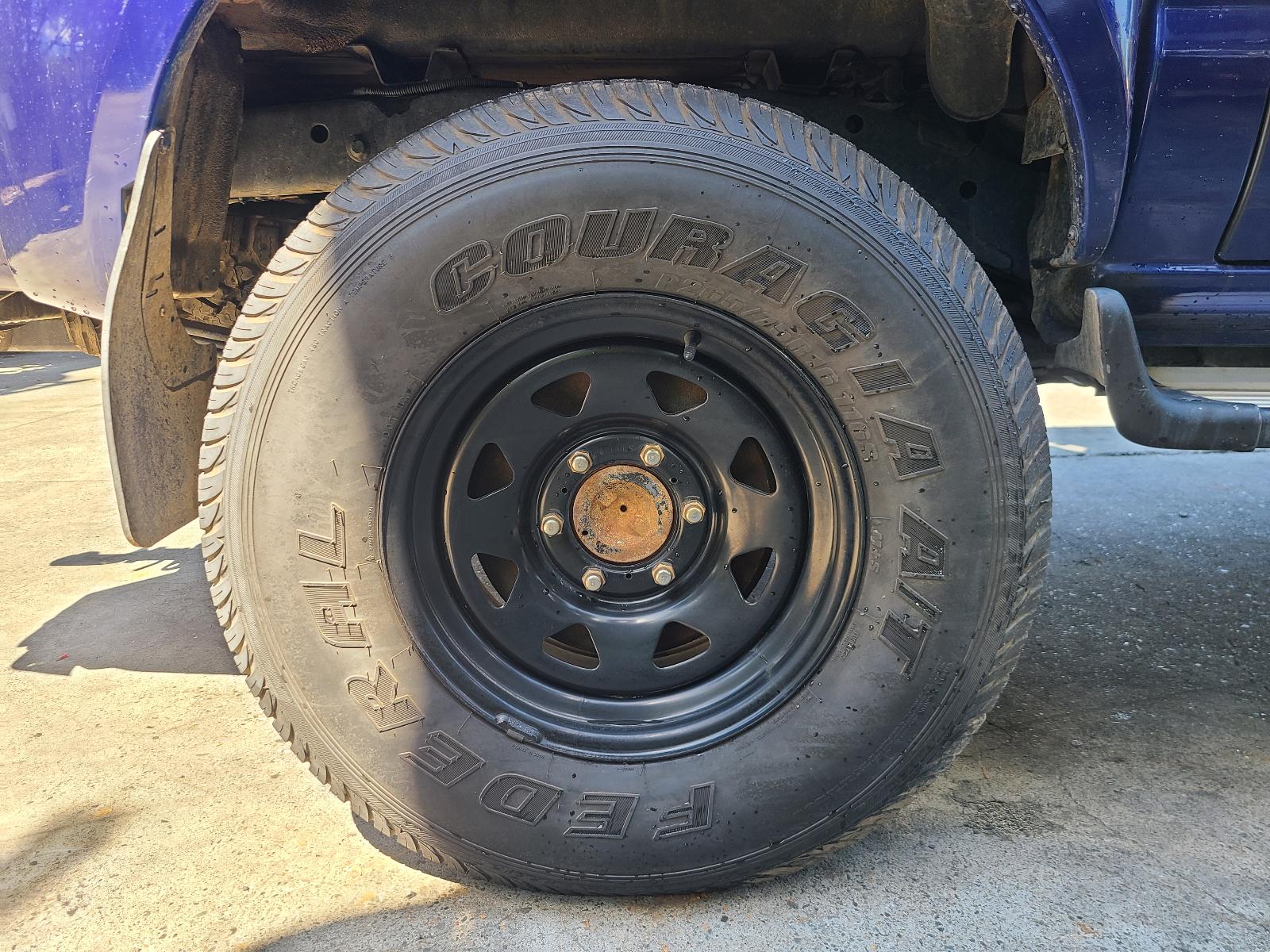 View Nissan Navara 2002 4 Door Utility