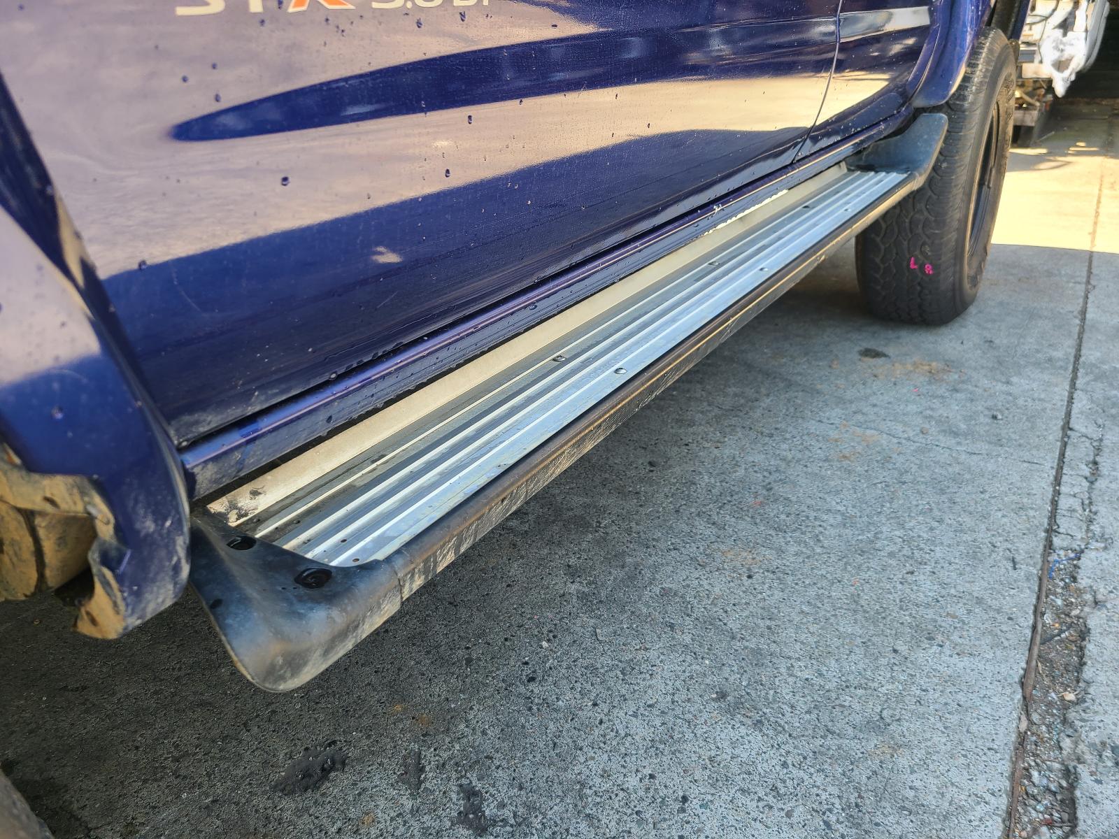 View Nissan Navara 2002 4 Door Utility