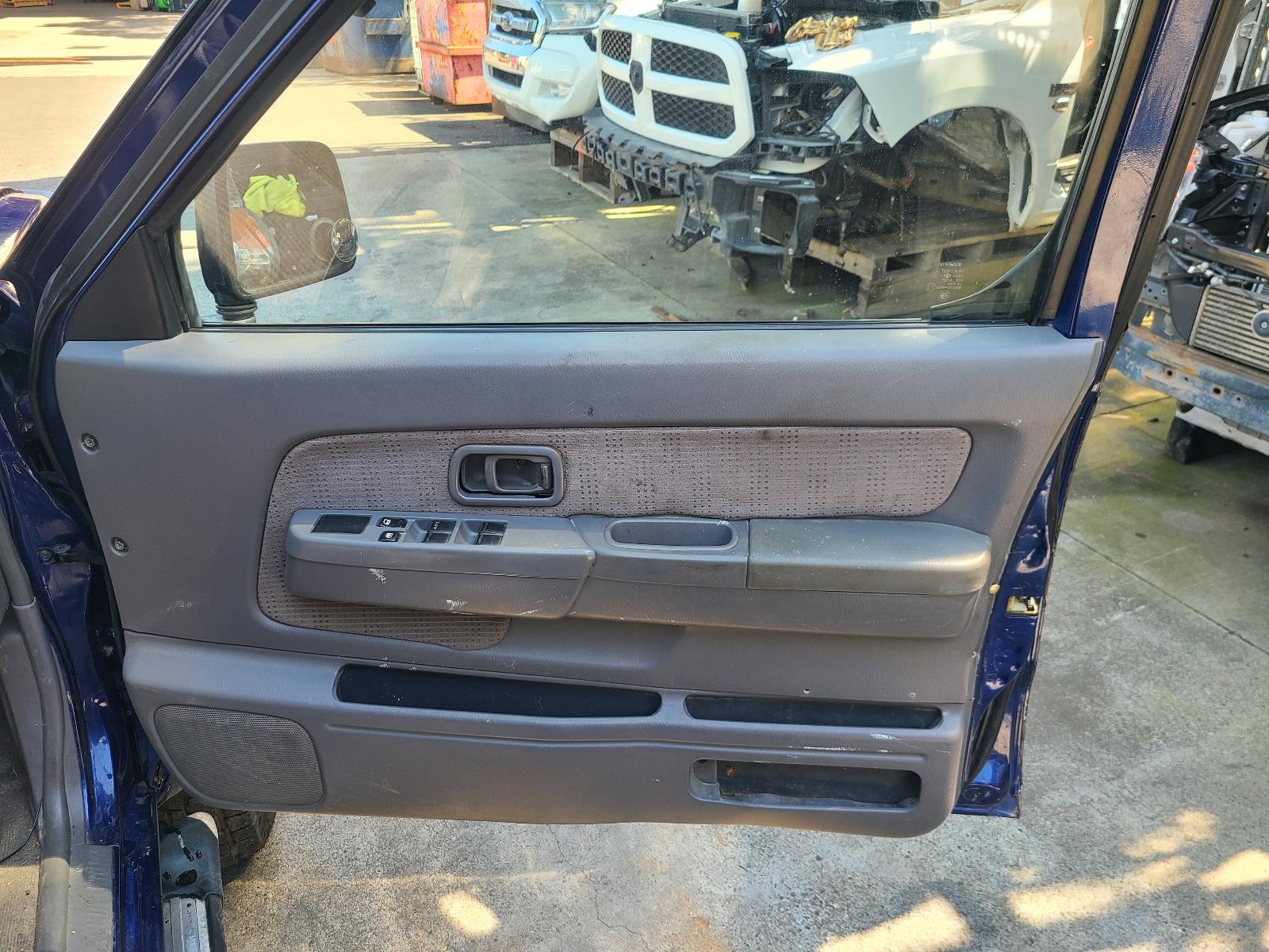 View Nissan Navara 2002 4 Door Utility