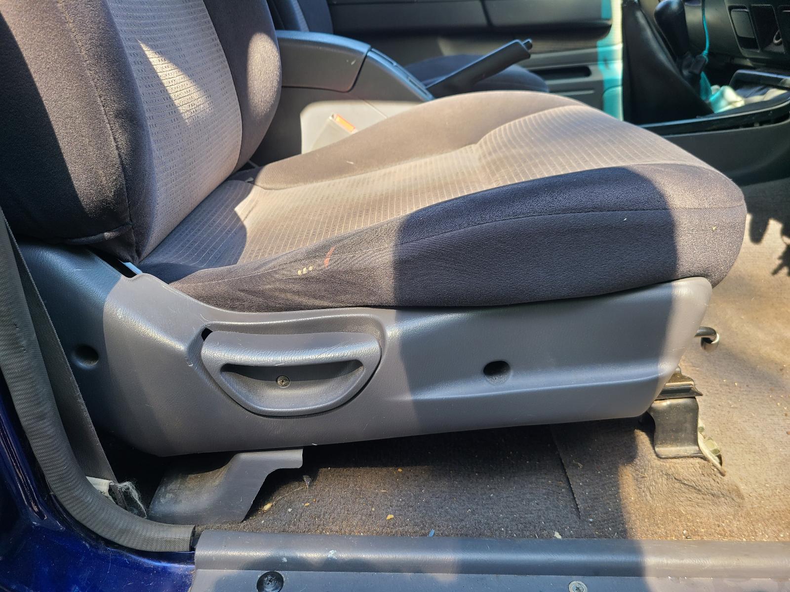 View Nissan Navara 2002 4 Door Utility