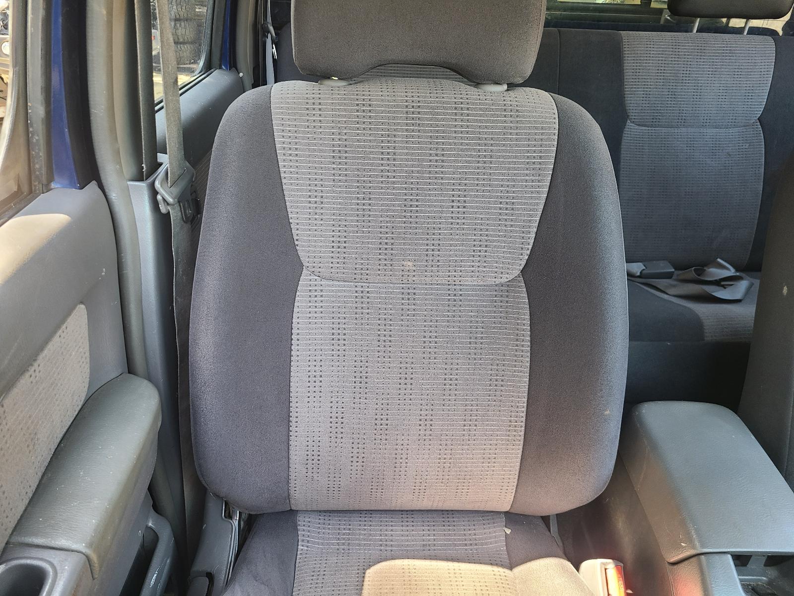 View Nissan Navara 2002 4 Door Utility