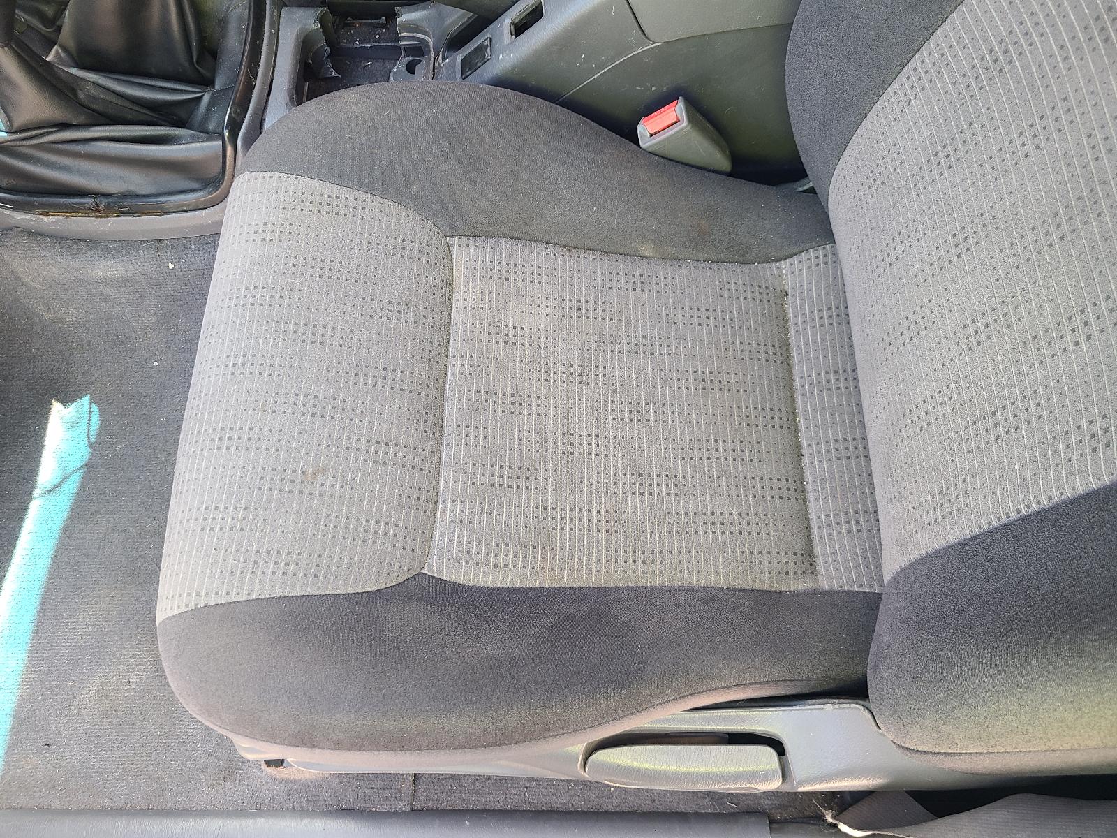 View Nissan Navara 2002 4 Door Utility