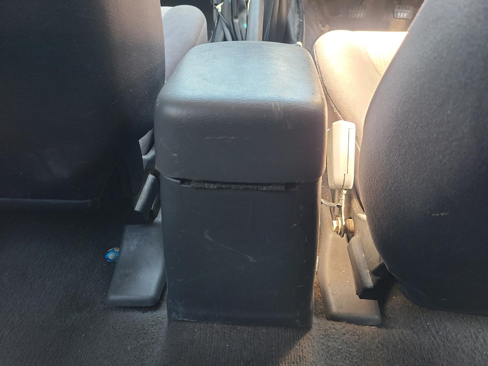 View Nissan Navara 2002 4 Door Utility