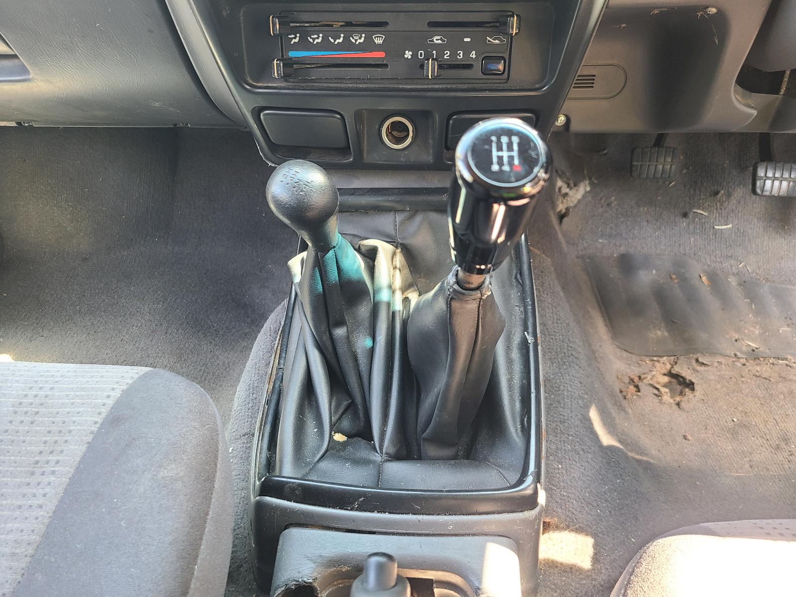 View Nissan Navara 2002 4 Door Utility