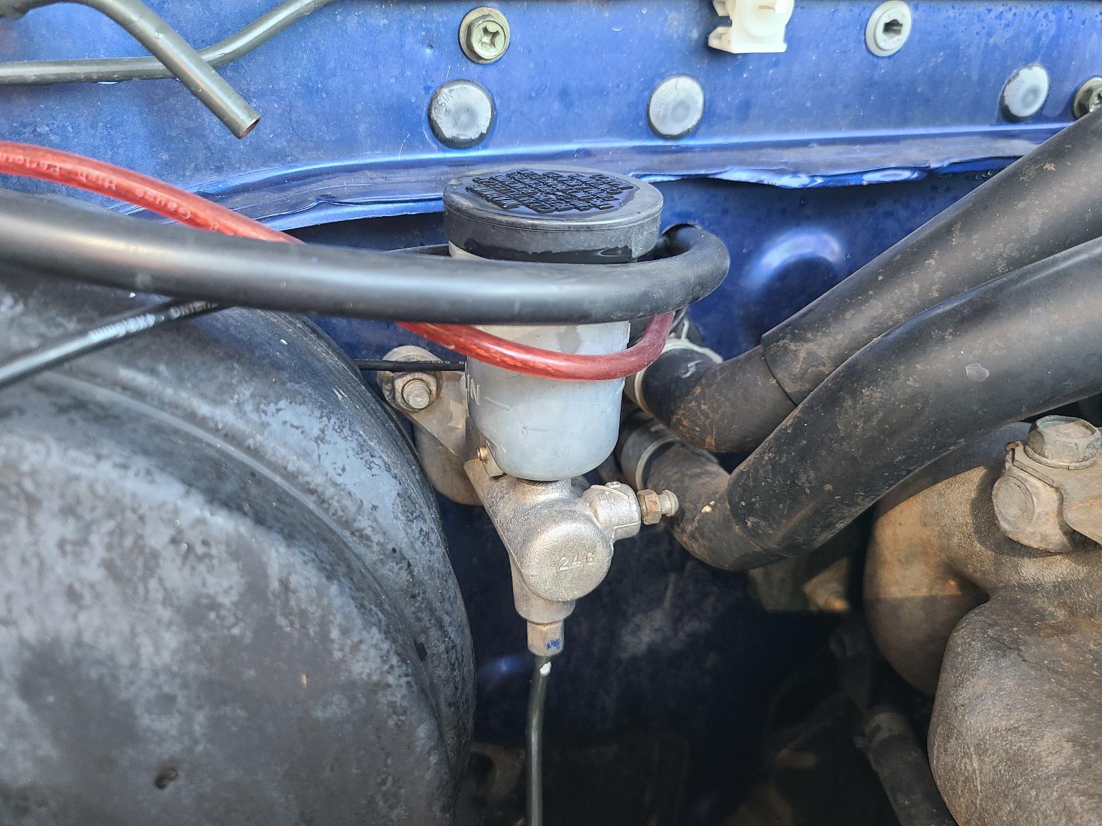 View Nissan Navara 2002 4 Door Utility