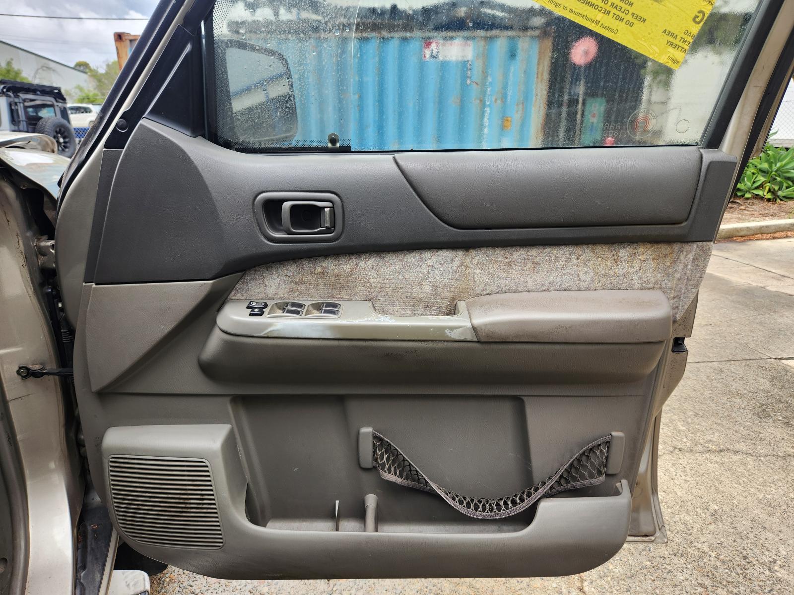 View Nissan Patrol 1999 4 Door Station Wagon