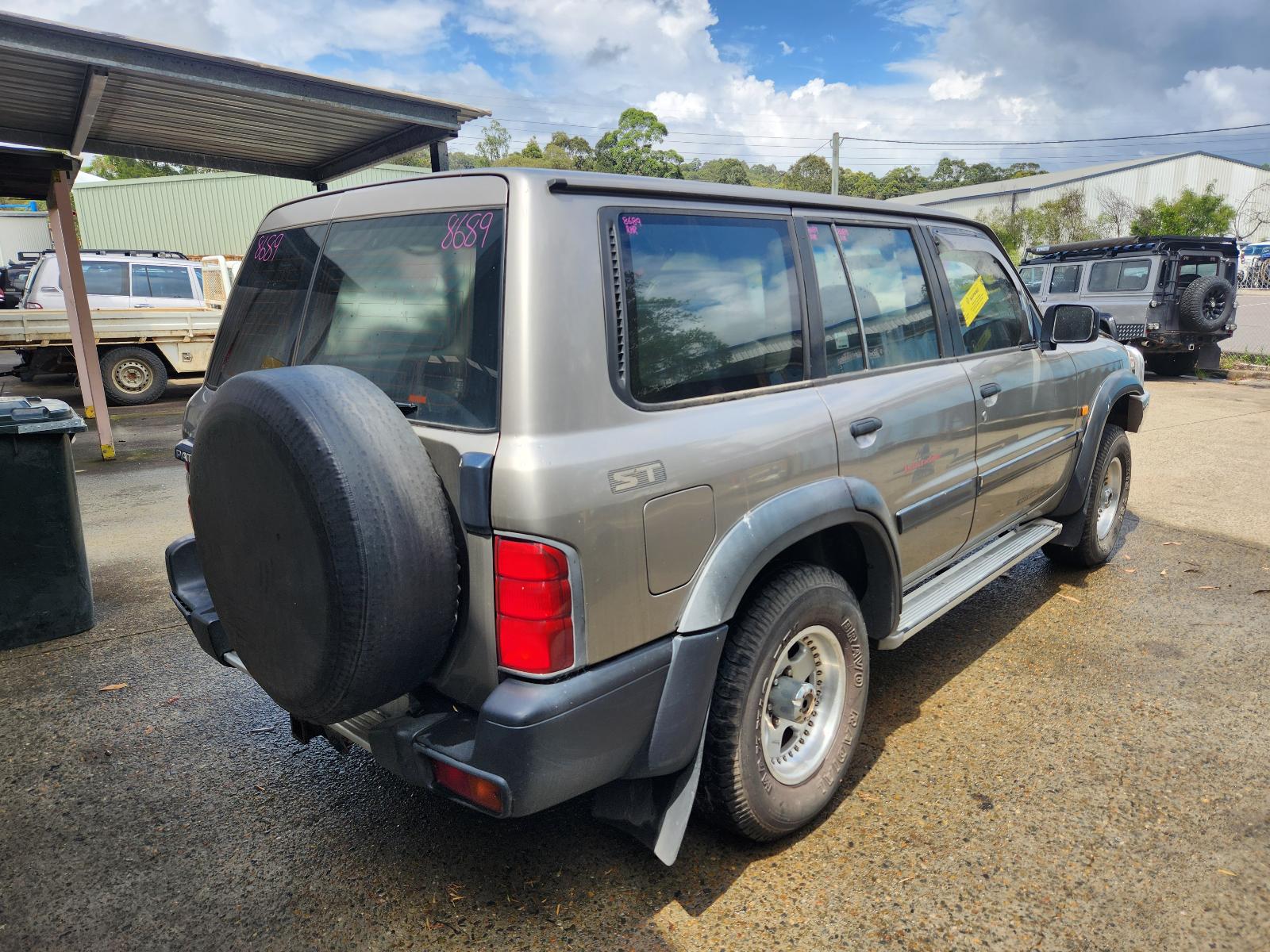 View Nissan Patrol 1999 4 Door Station Wagon