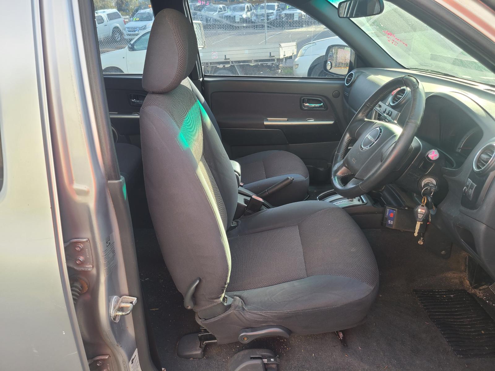 View Isuzu Dmax 2011 4 Door Utility