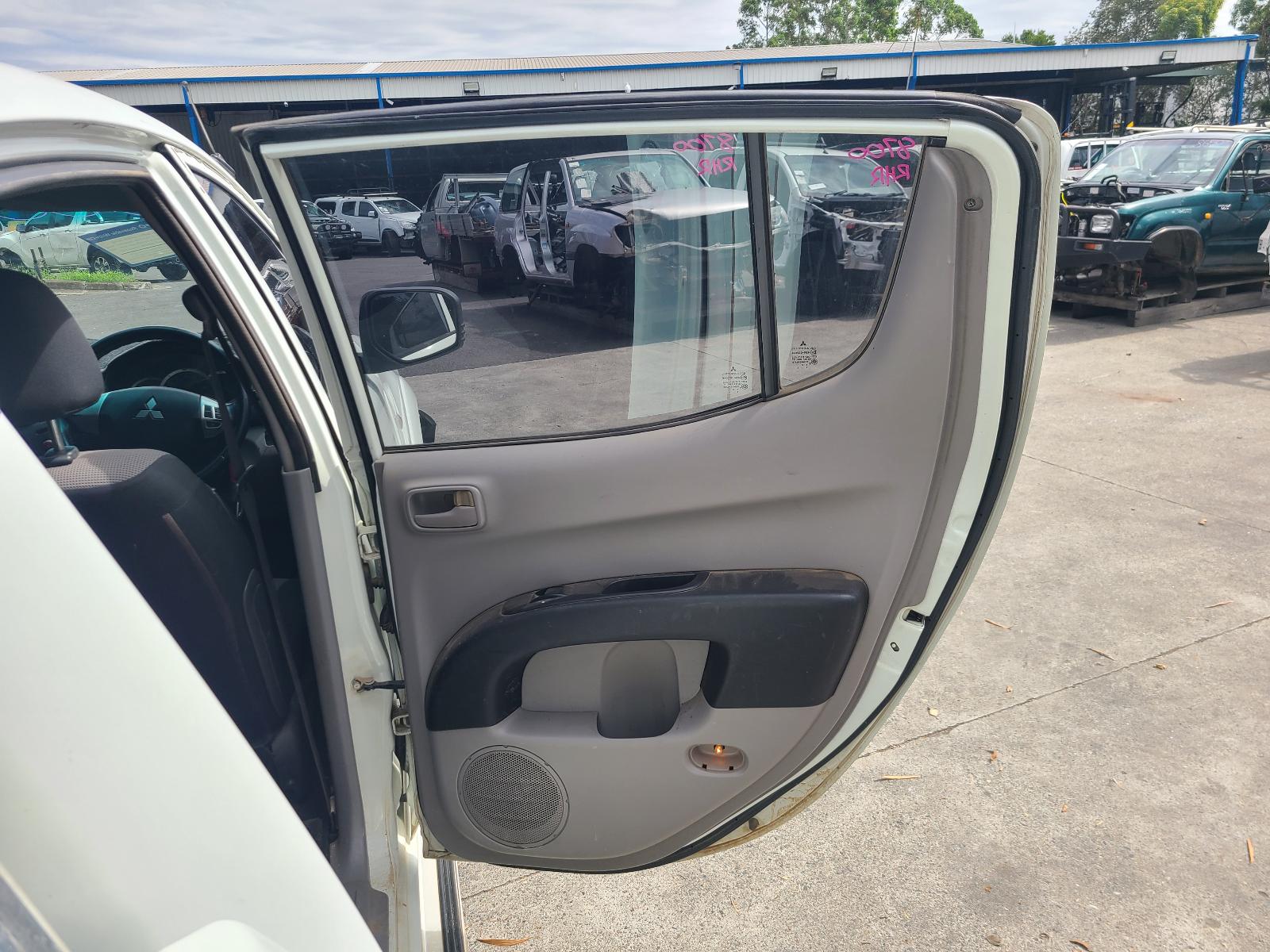 View Mitsubishi Triton 2013 4 Door Utility